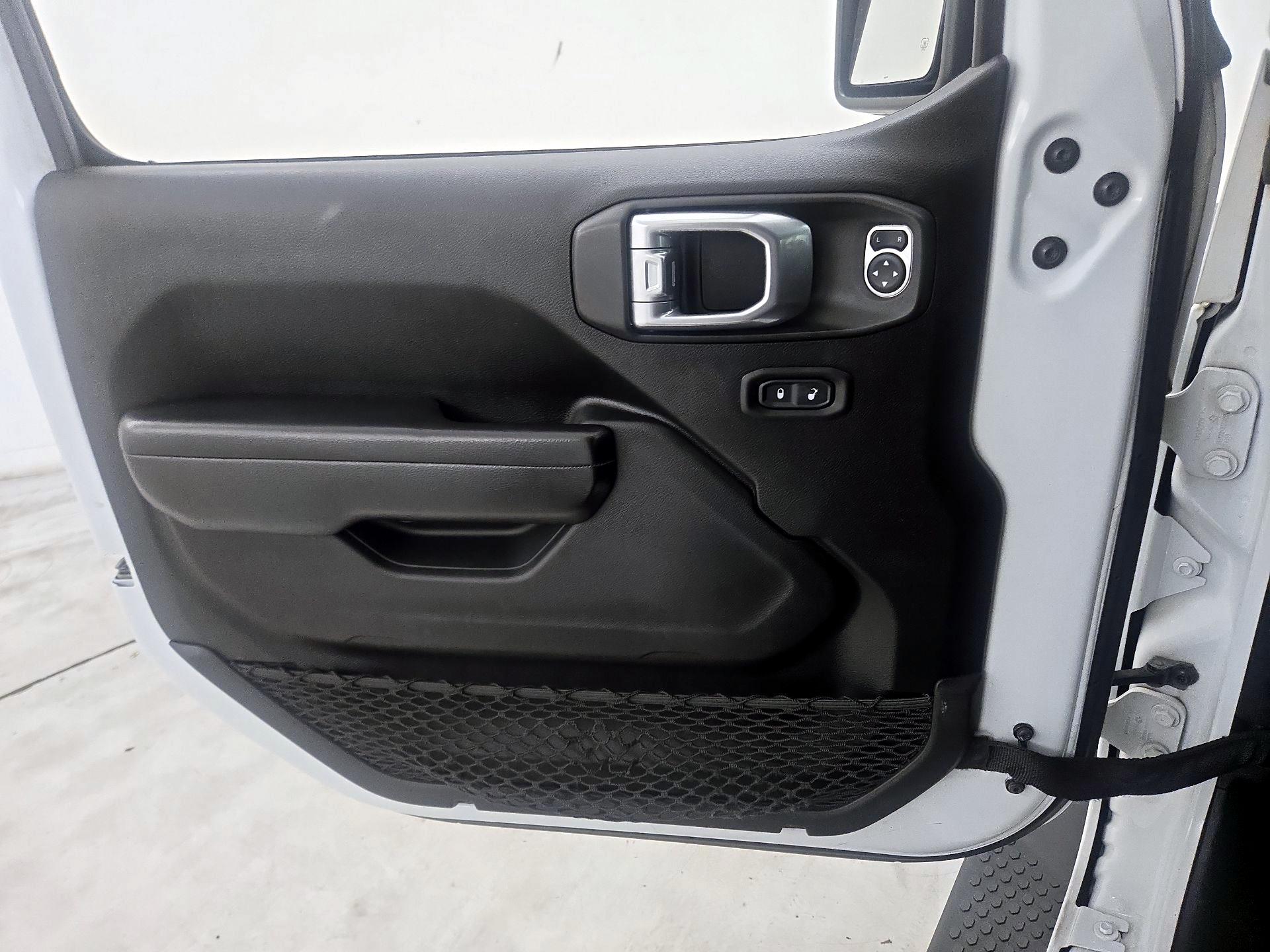 Thumbnail: 2020 Jeep Wrangler - 12