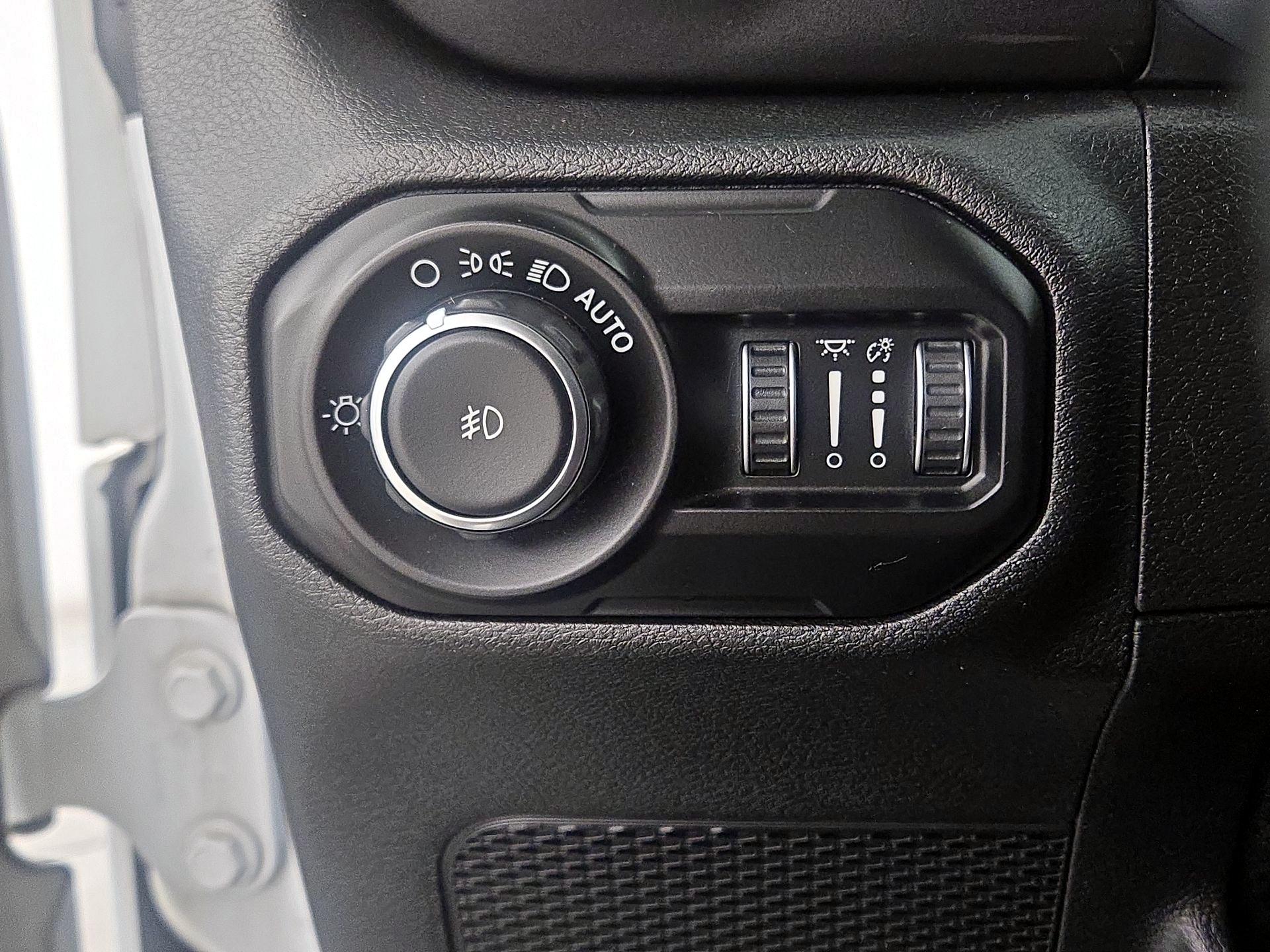 Thumbnail: 2020 Jeep Wrangler - 13