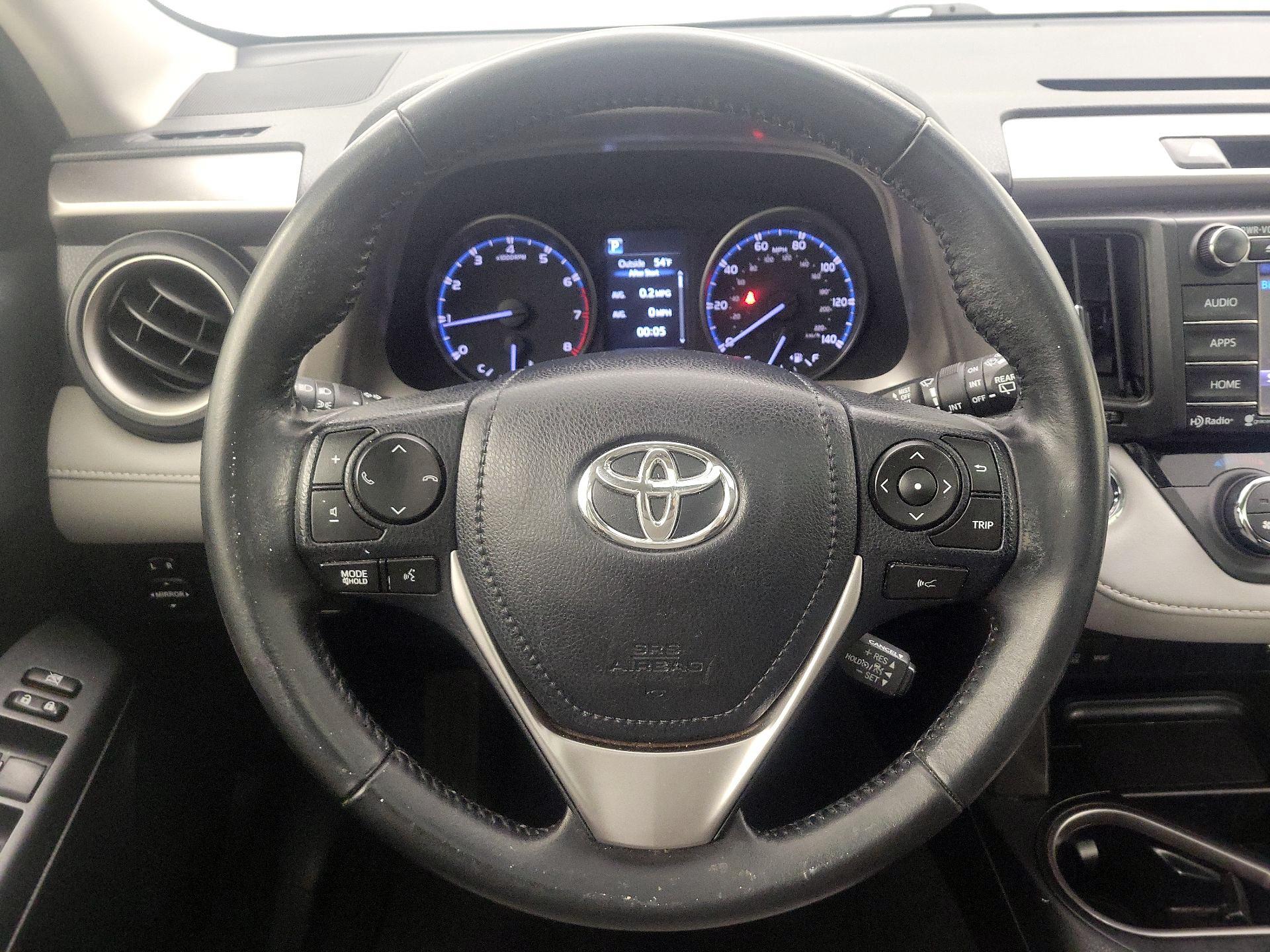 Thumbnail: 2018 Toyota RAV4 - 10