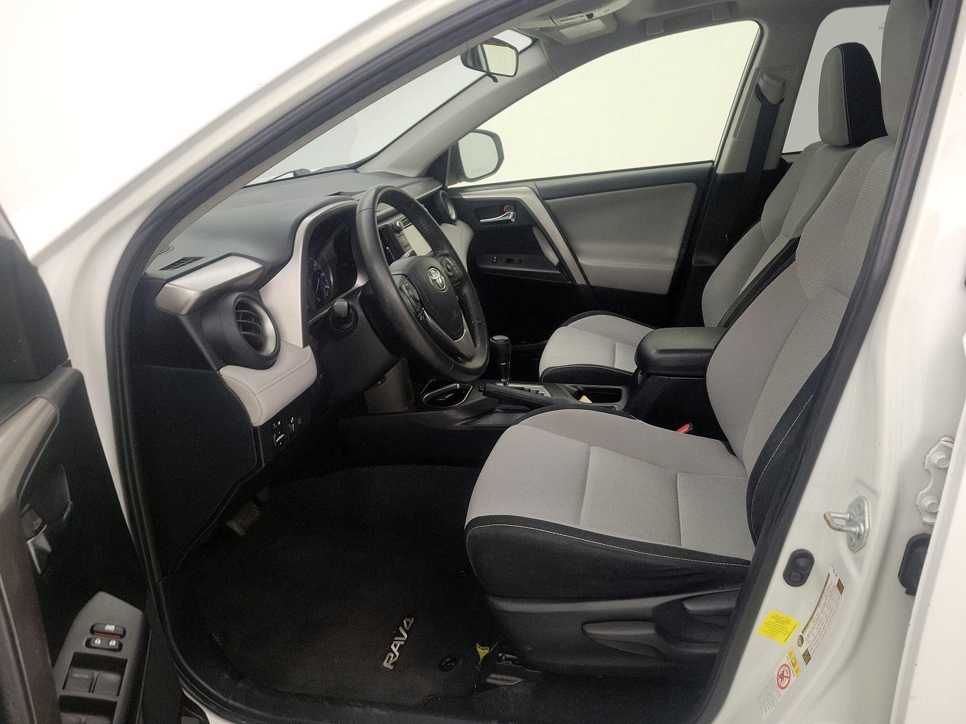 Thumbnail: 2018 Toyota RAV4 - 11