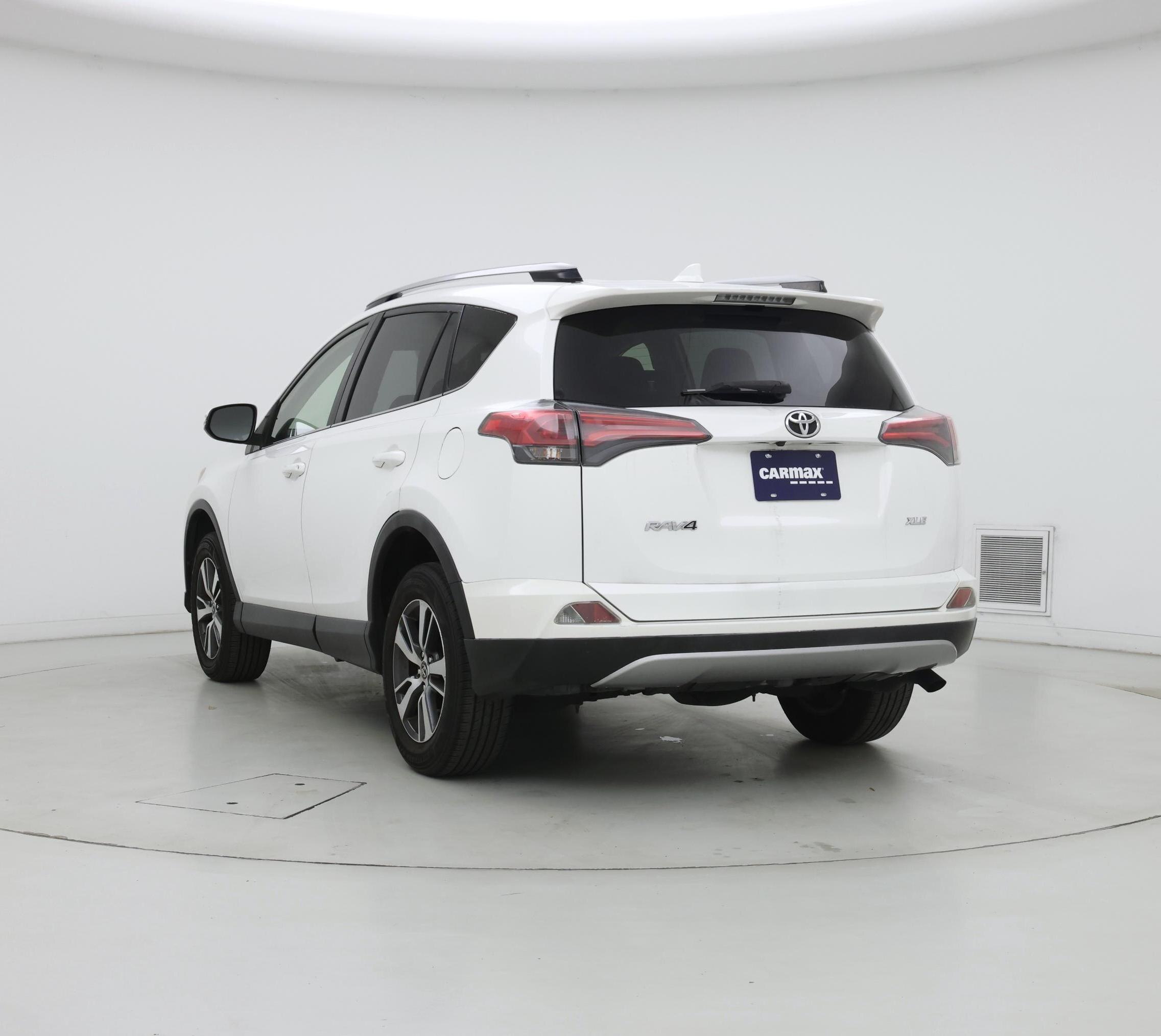 Thumbnail: 2018 Toyota RAV4 - 2