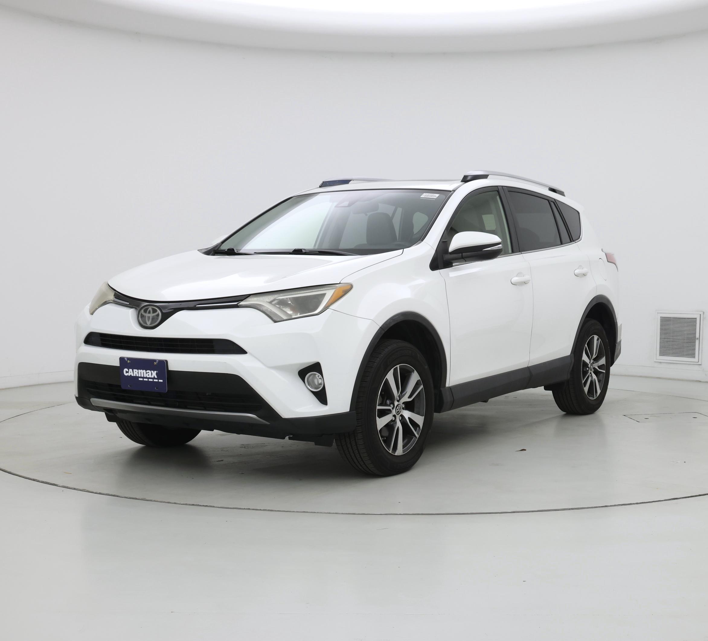 Thumbnail: 2018 Toyota RAV4 - 4