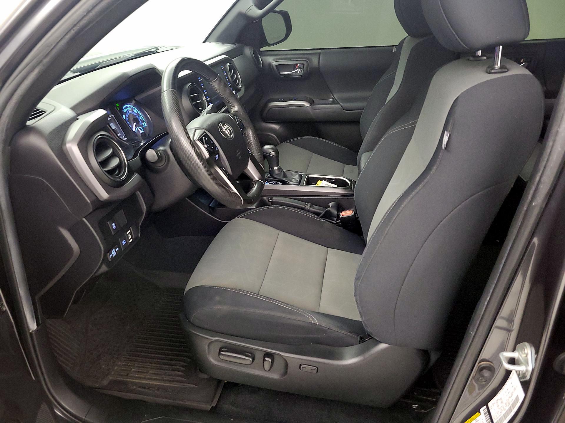 Thumbnail: 2022 Toyota Tacoma - 11