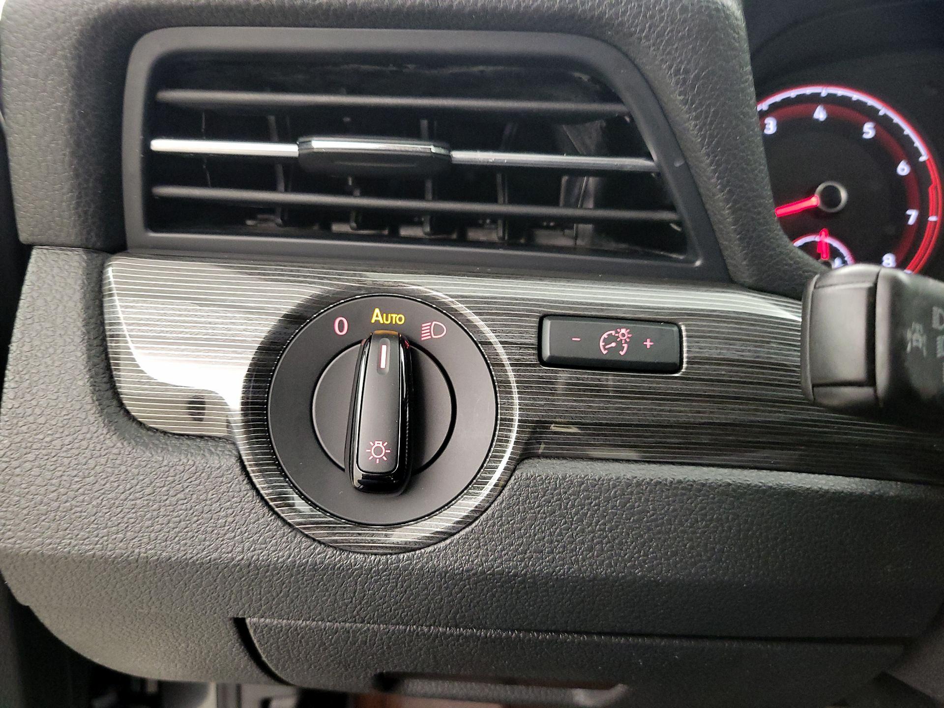 Thumbnail: 2022 Volkswagen Passat - 13