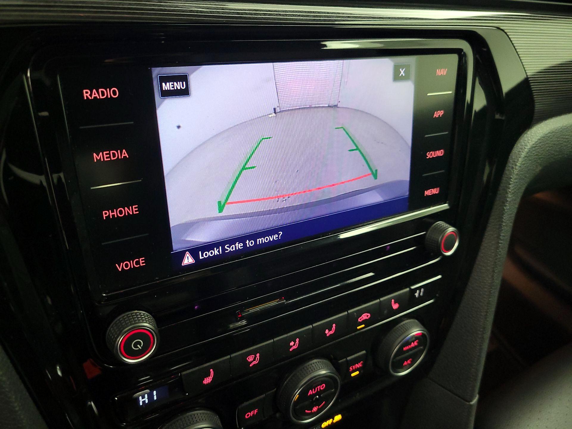 Thumbnail: 2022 Volkswagen Passat - 14