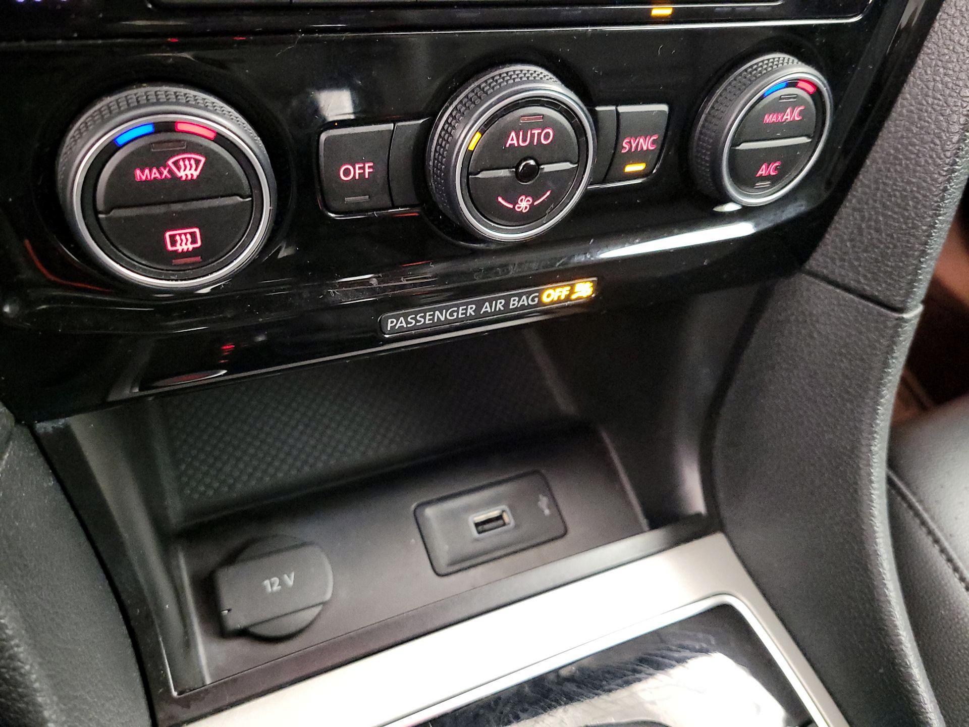 Thumbnail: 2022 Volkswagen Passat - 16