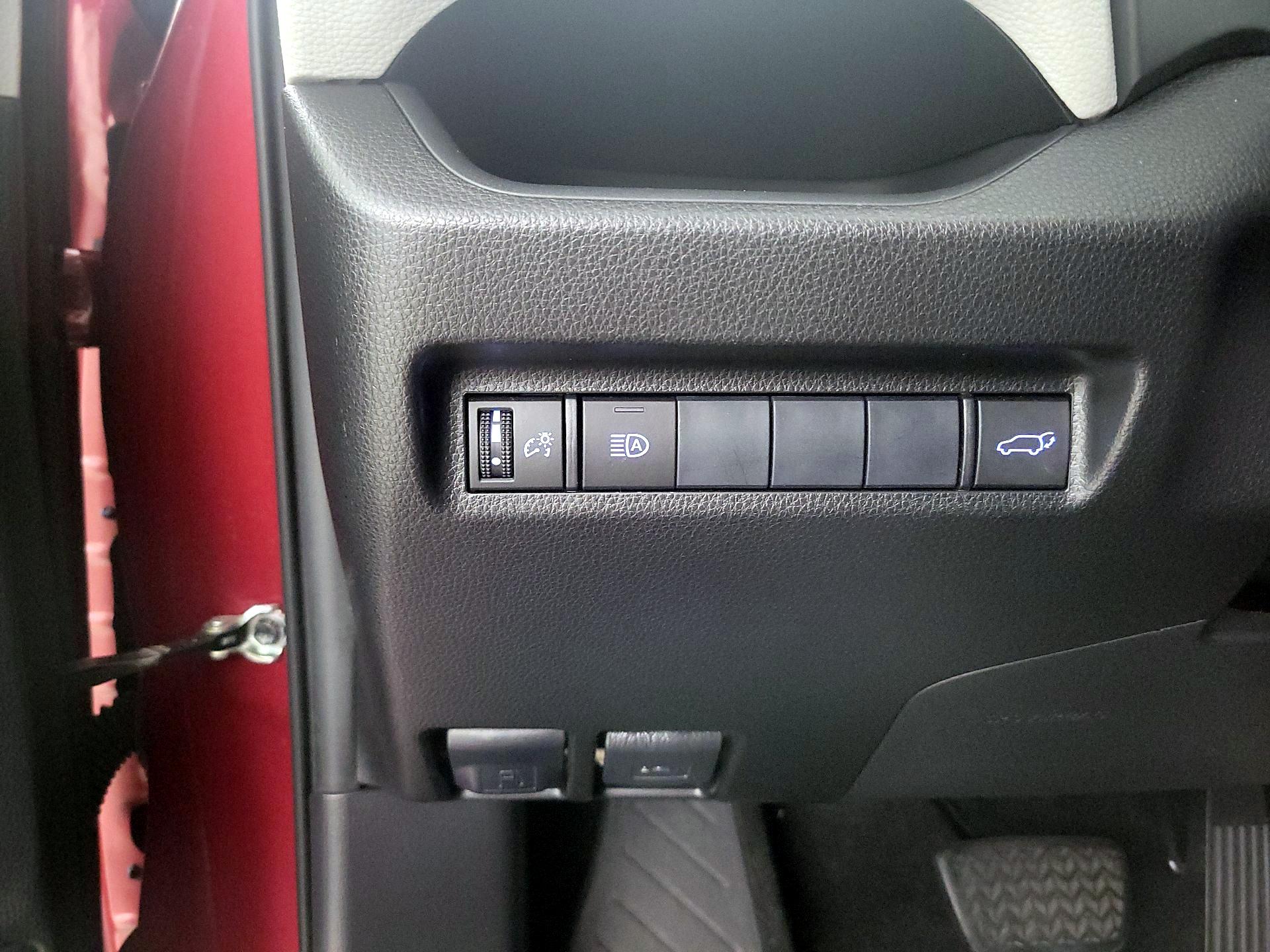 Thumbnail: 2019 Toyota RAV4 - 13