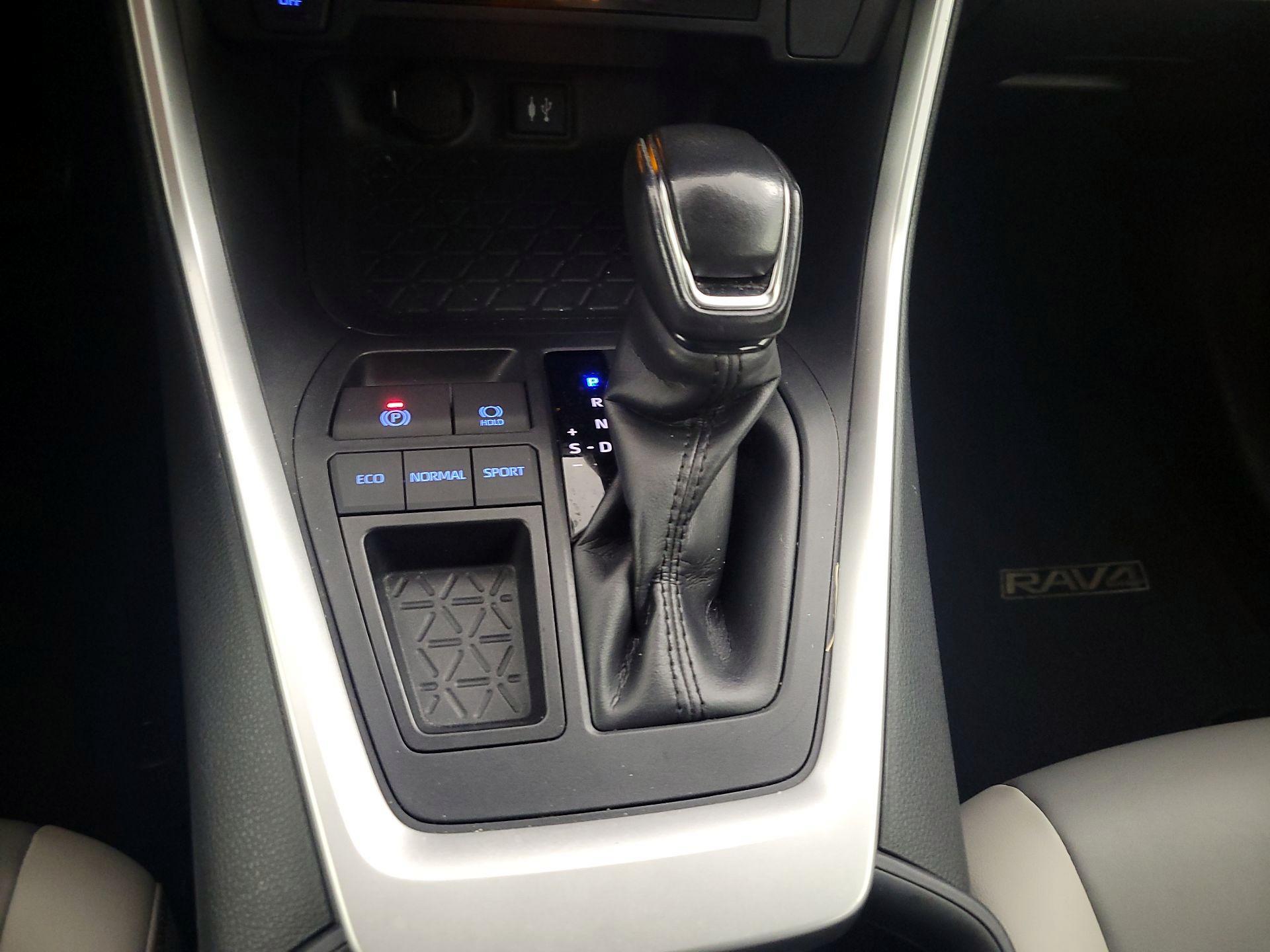 Thumbnail: 2019 Toyota RAV4 - 17