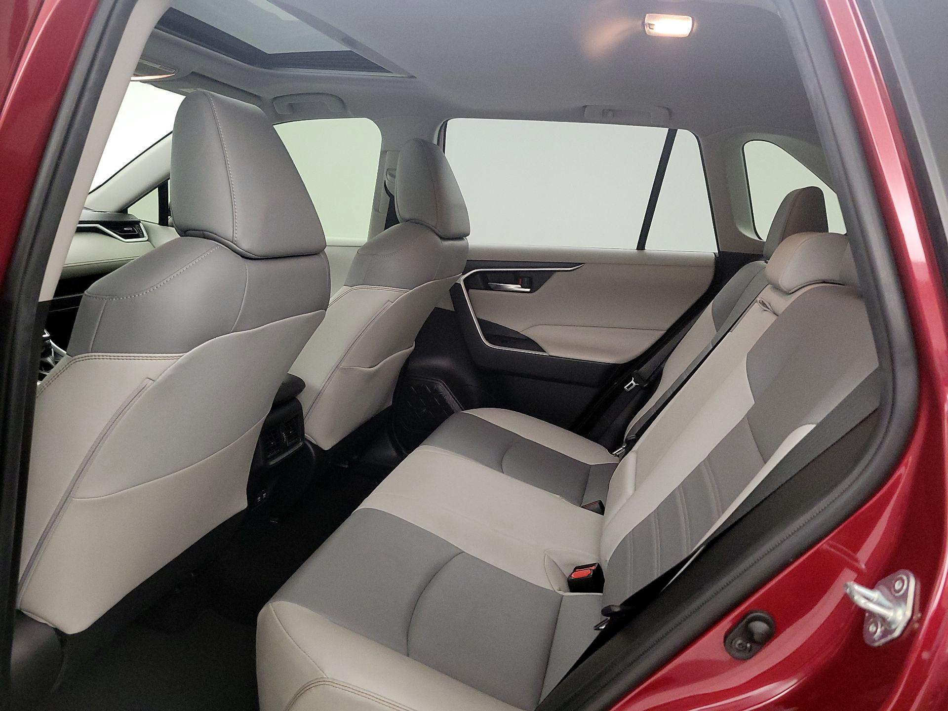 Thumbnail: 2019 Toyota RAV4 - 20