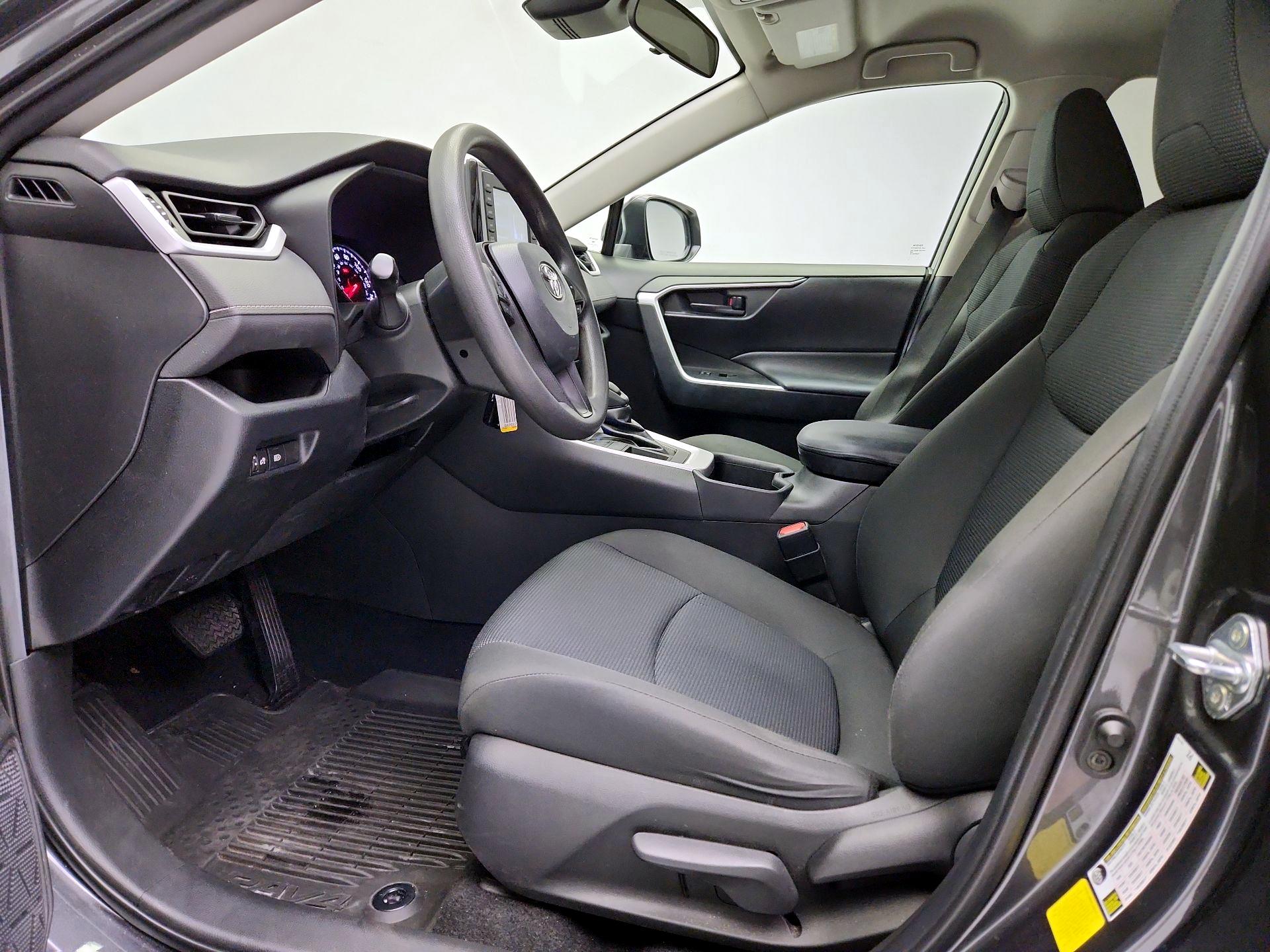 Thumbnail: 2022 Toyota RAV4 - 11