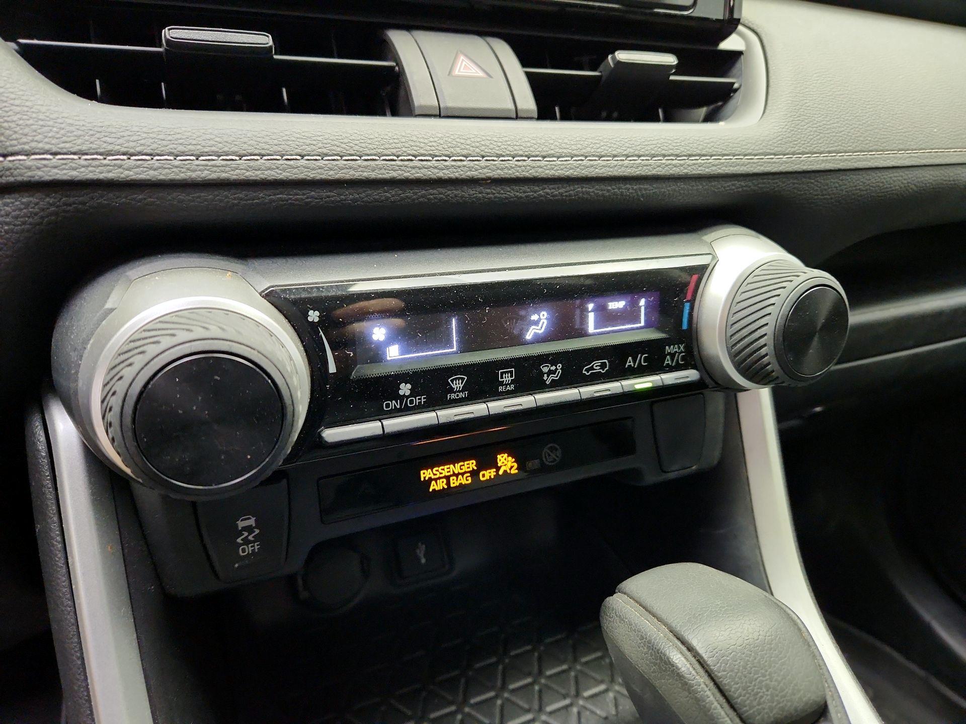 Thumbnail: 2022 Toyota RAV4 - 16