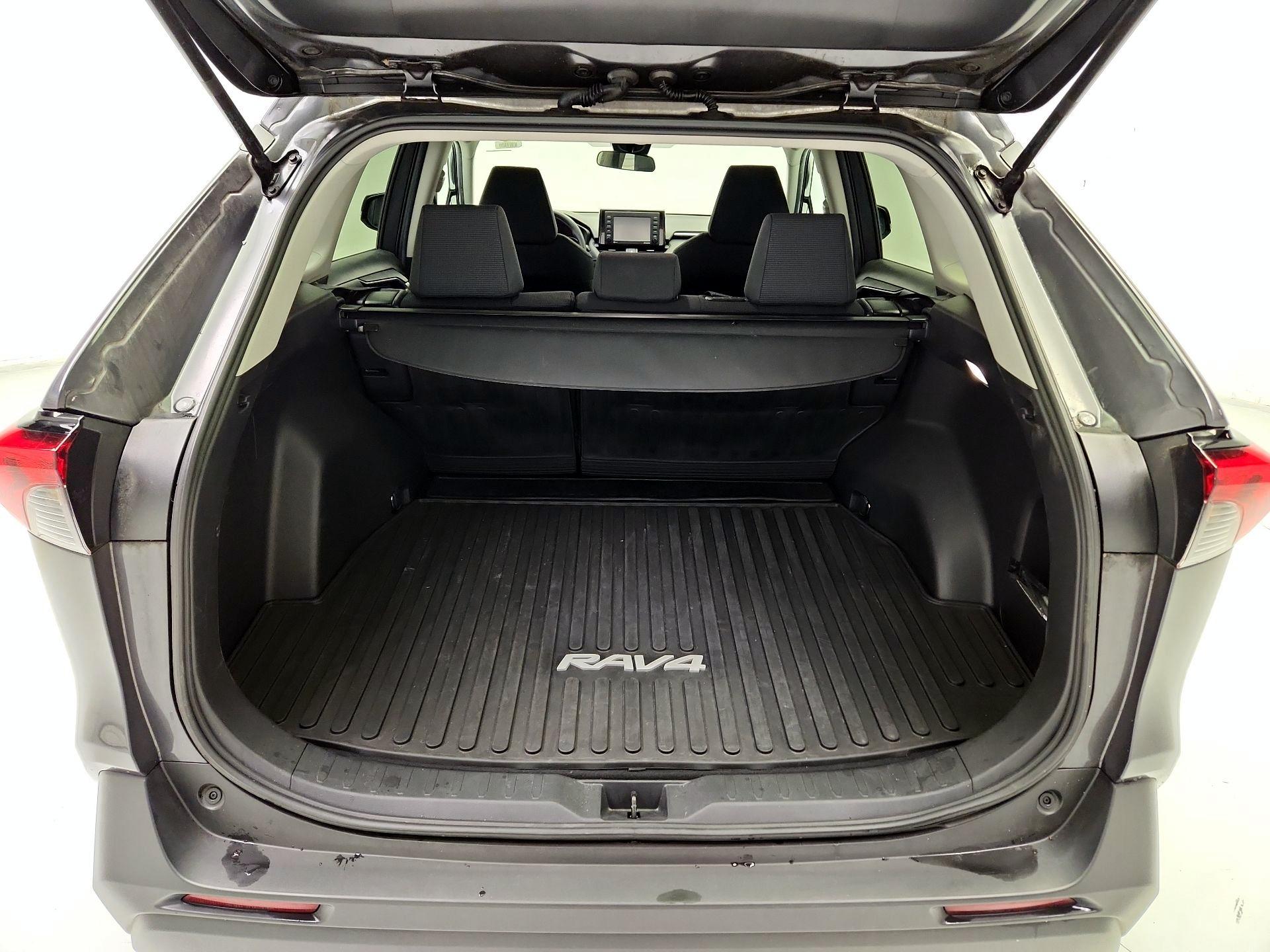 Thumbnail: 2022 Toyota RAV4 - 20