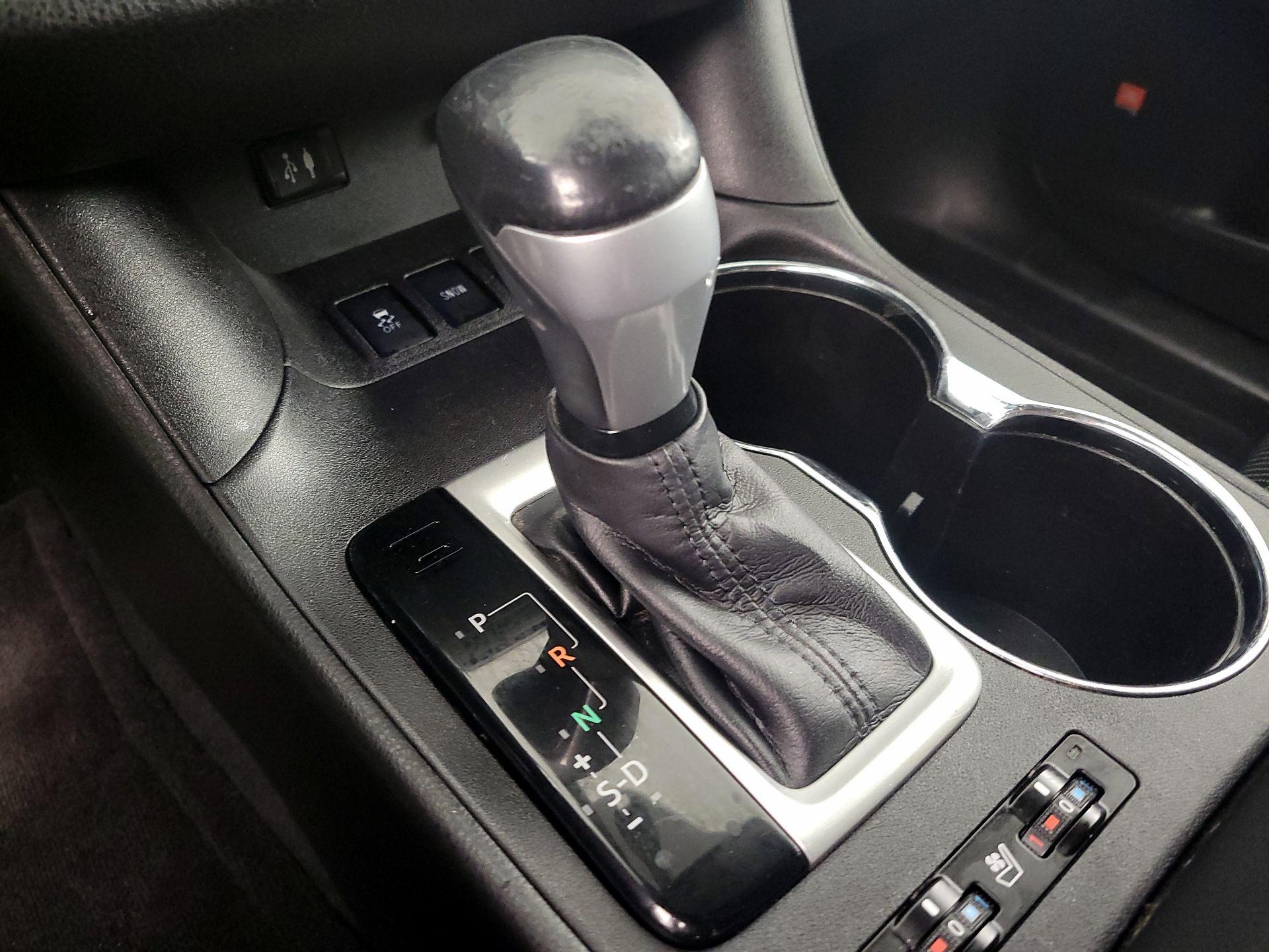 Thumbnail: 2016 Toyota Highlander - 17