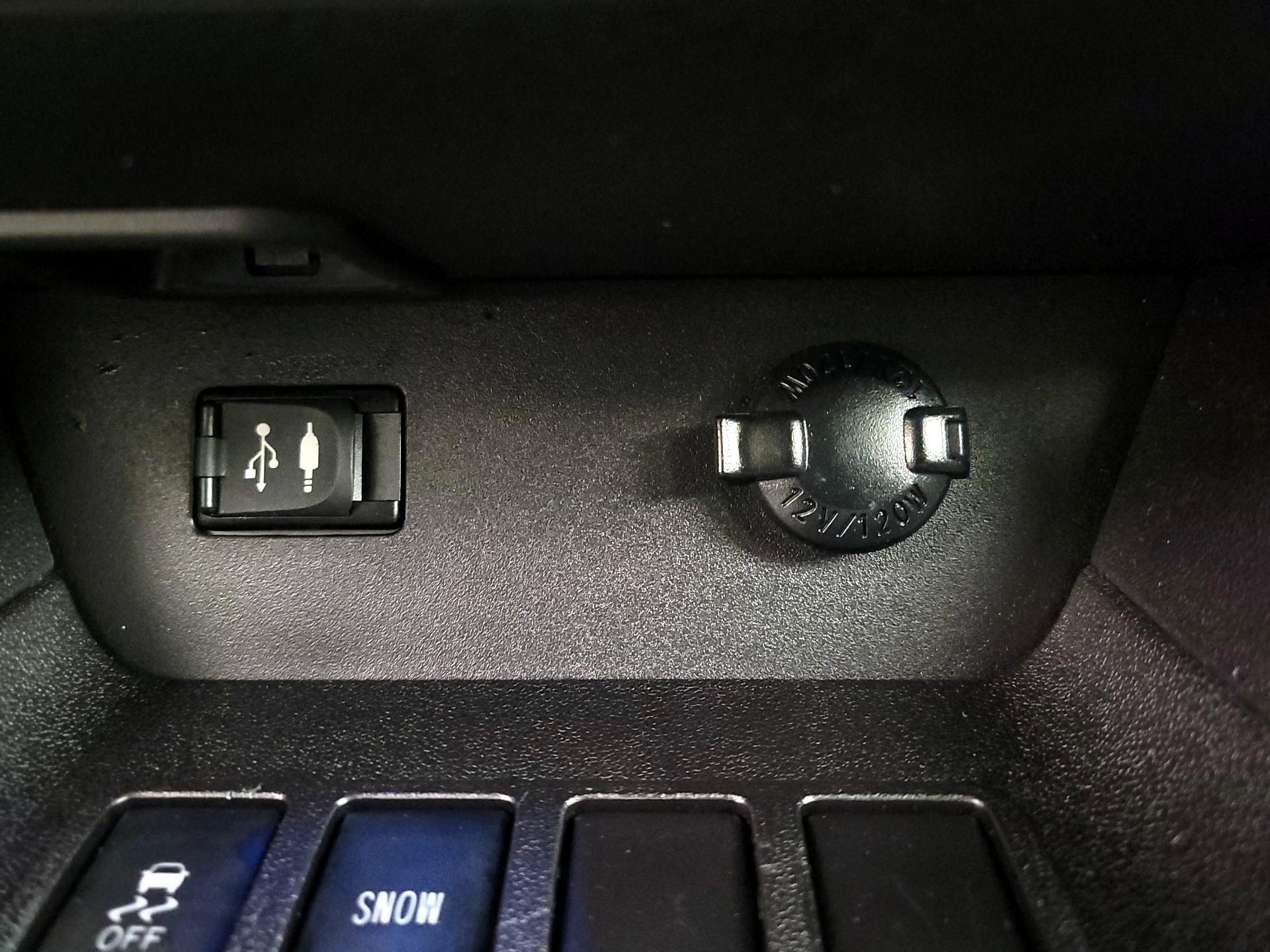 Thumbnail: 2016 Toyota Highlander - 18