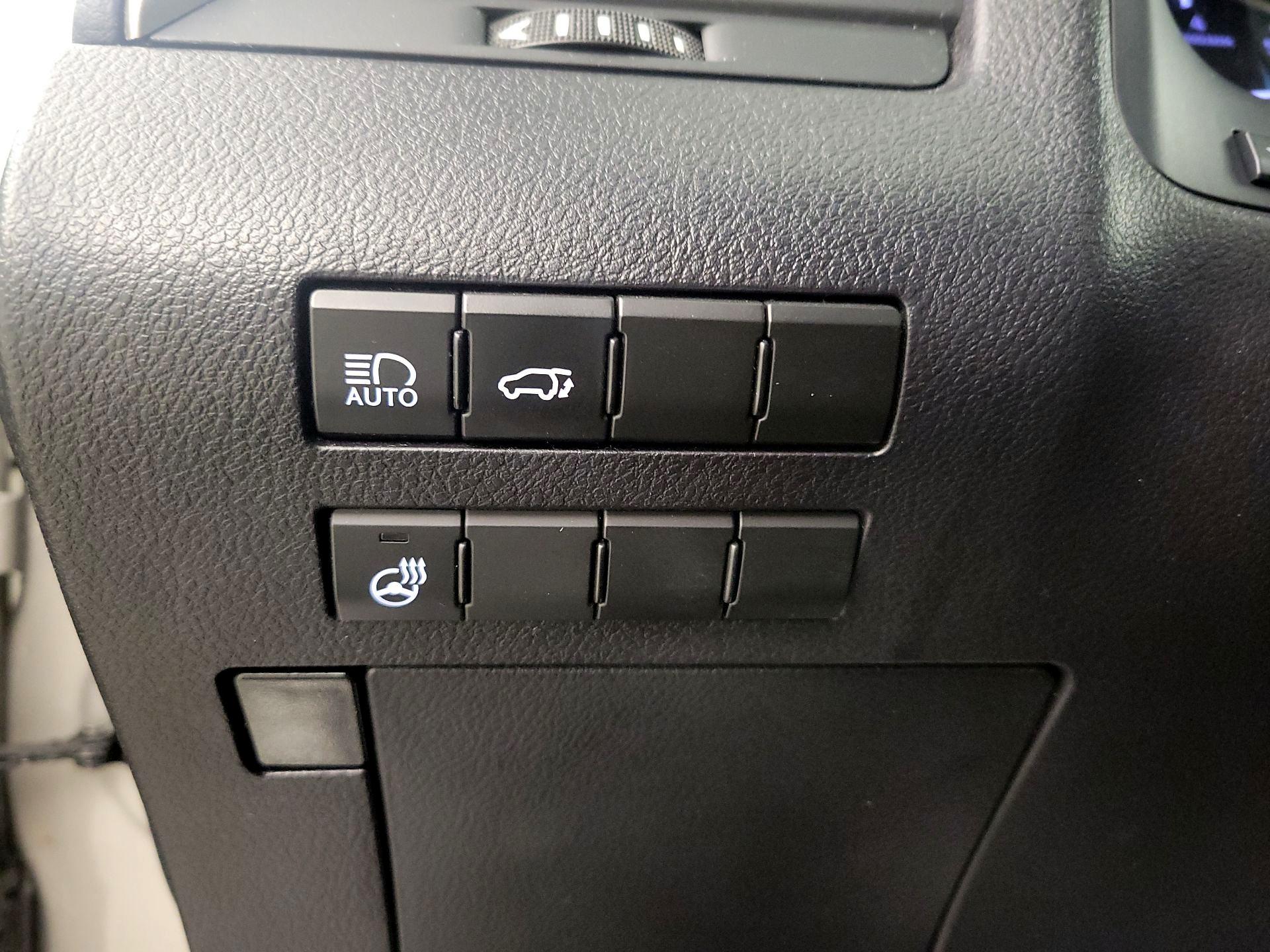 Thumbnail: 2018 Lexus RX - 13