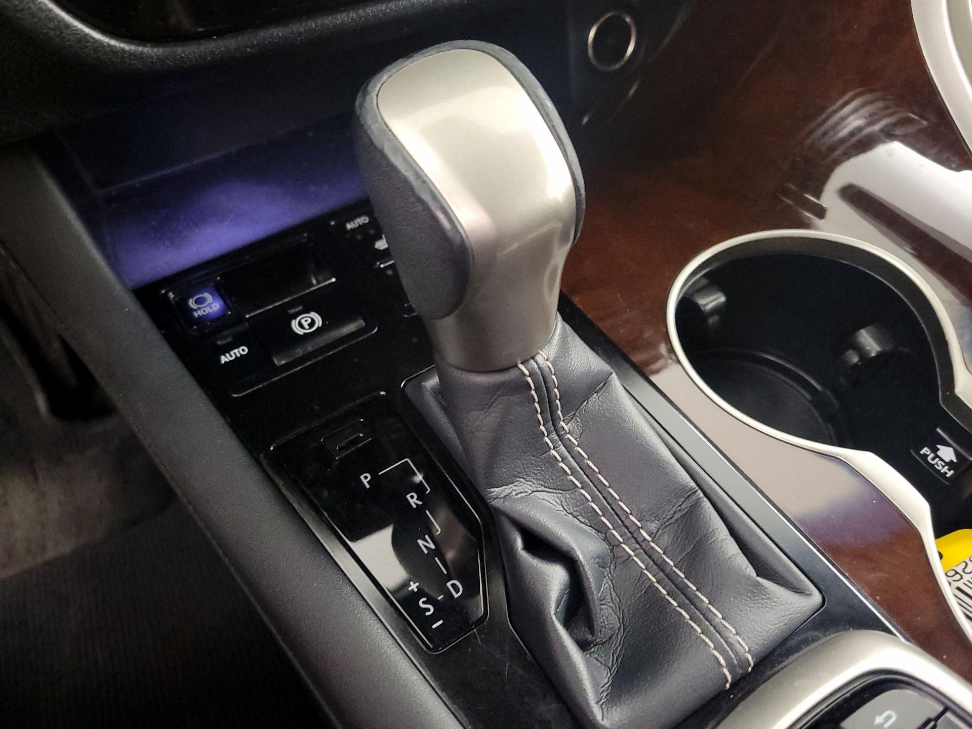 Thumbnail: 2018 Lexus RX - 18