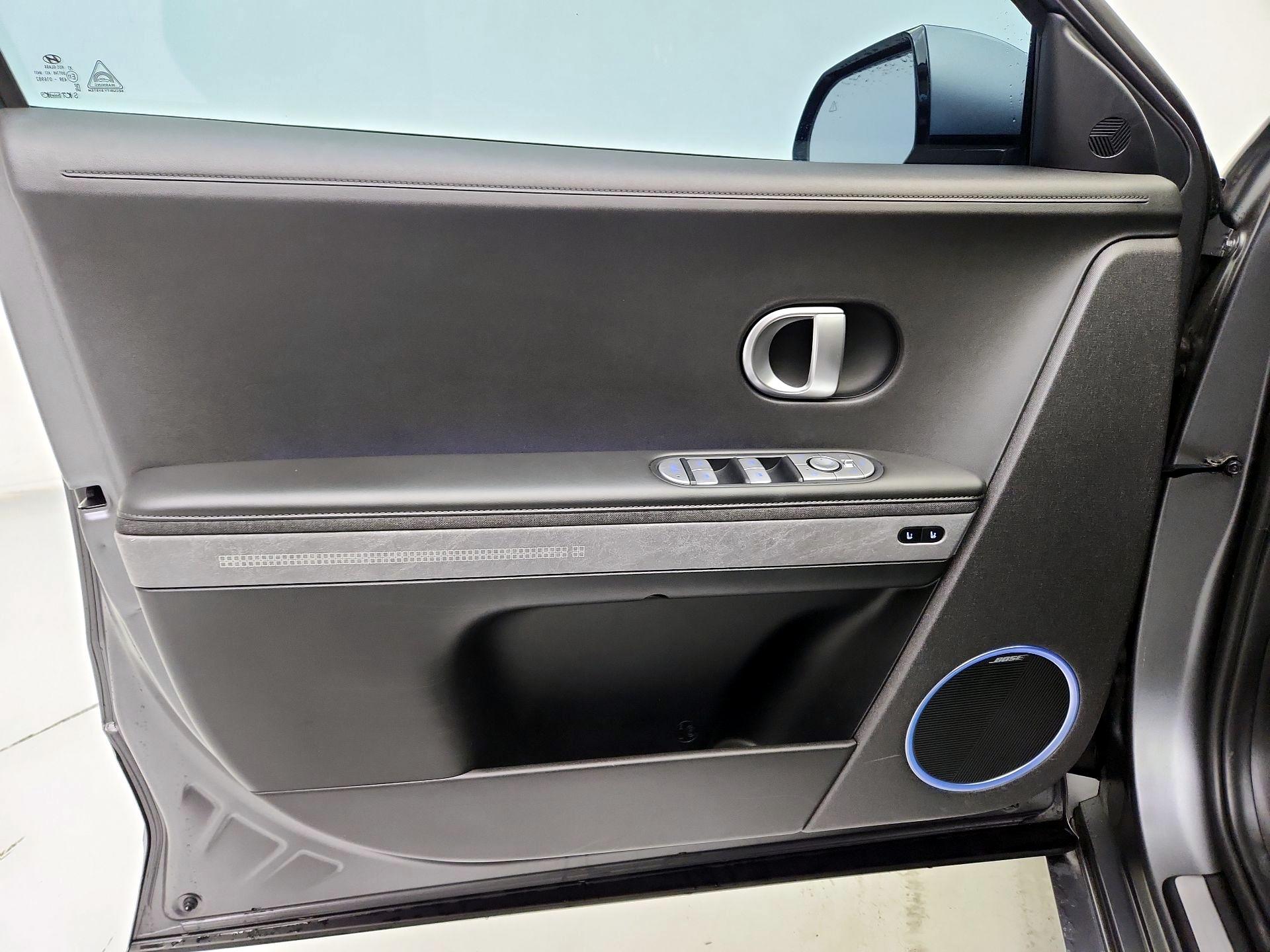 Thumbnail: 2022 Hyundai Ioniq 5 - 12