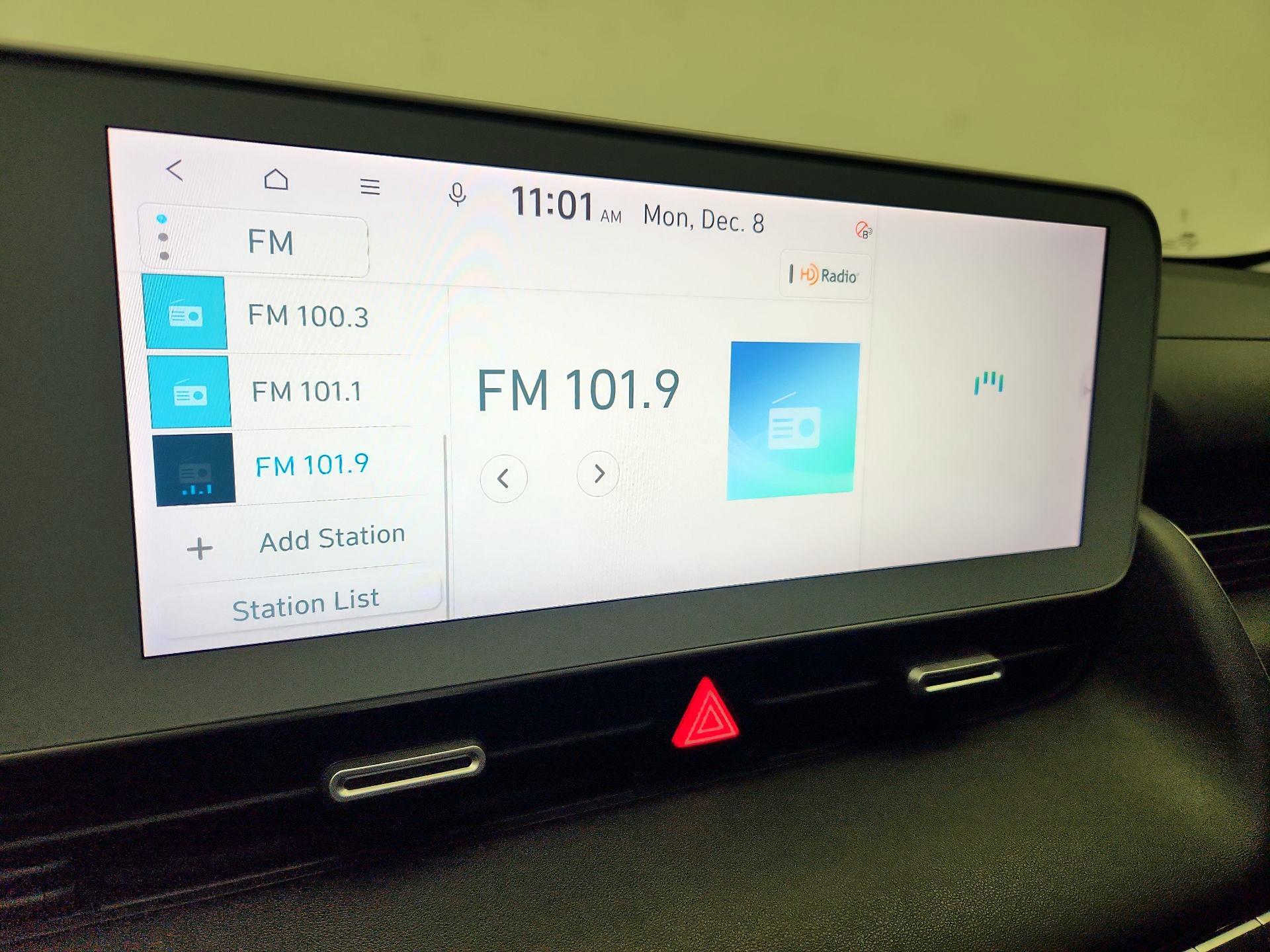 Thumbnail: 2022 Hyundai Ioniq 5 - 16