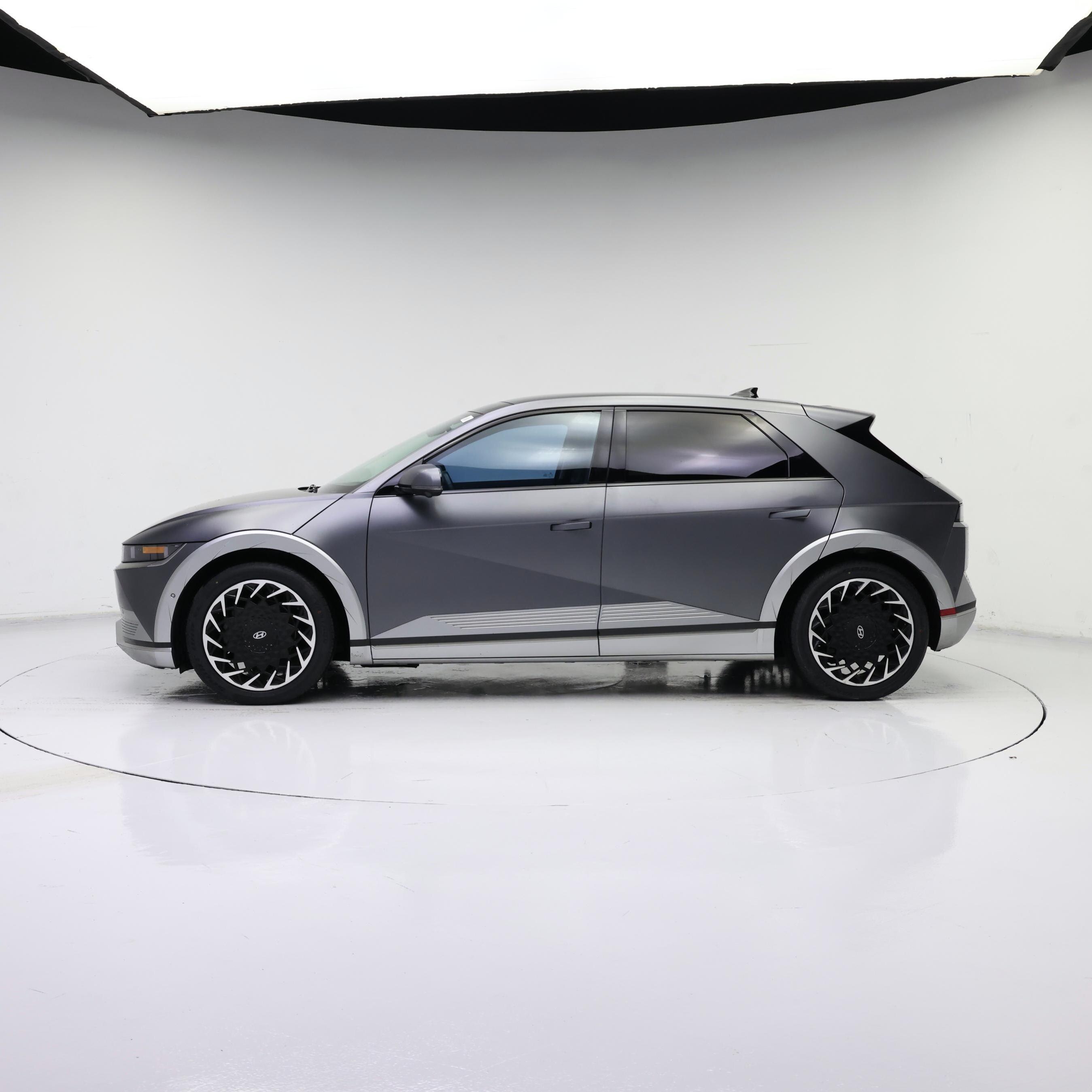 Thumbnail: 2022 Hyundai Ioniq 5 - 3