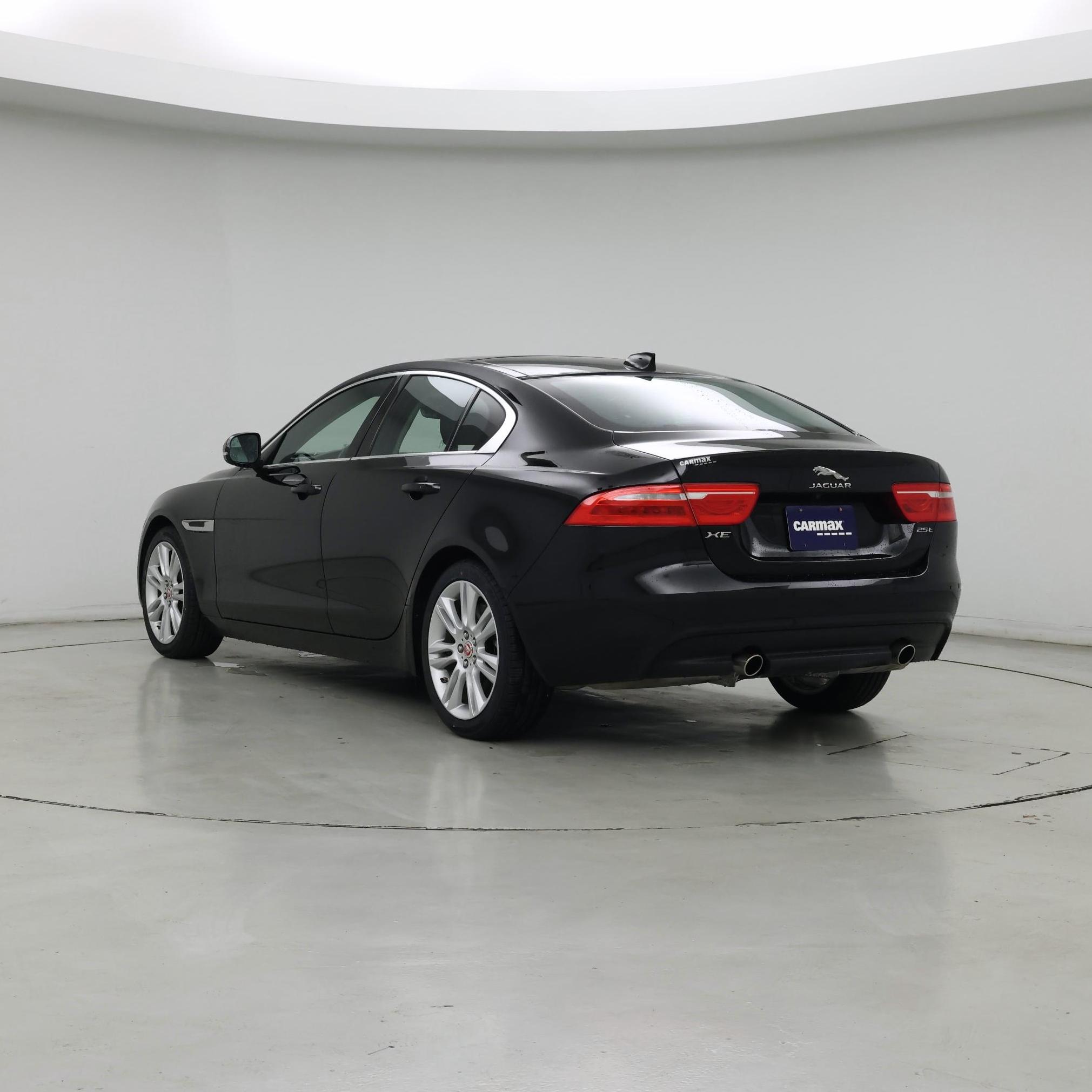 Thumbnail: 2019 Jaguar XE - 2