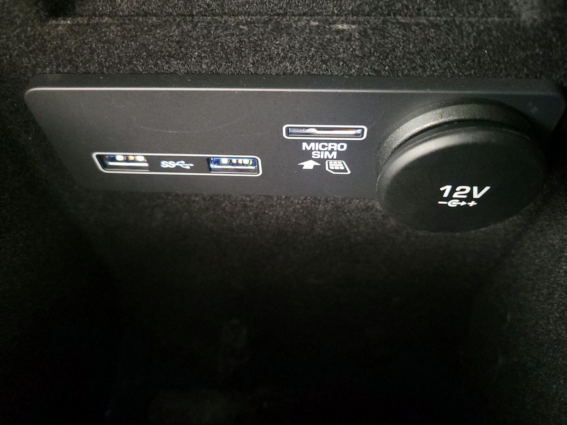 Thumbnail: 2019 Jaguar XE - 19