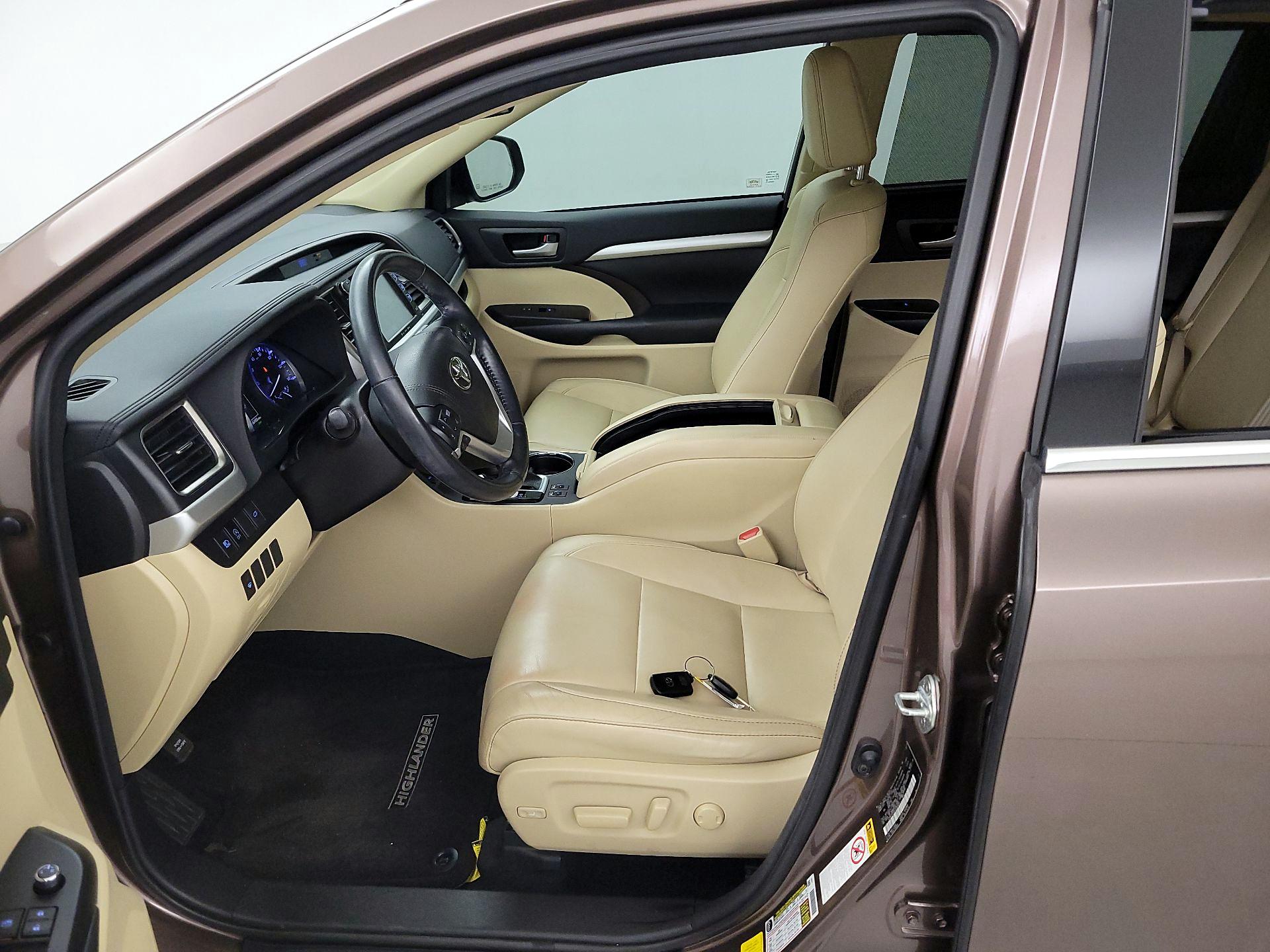 Thumbnail: 2018 Toyota Highlander - 11