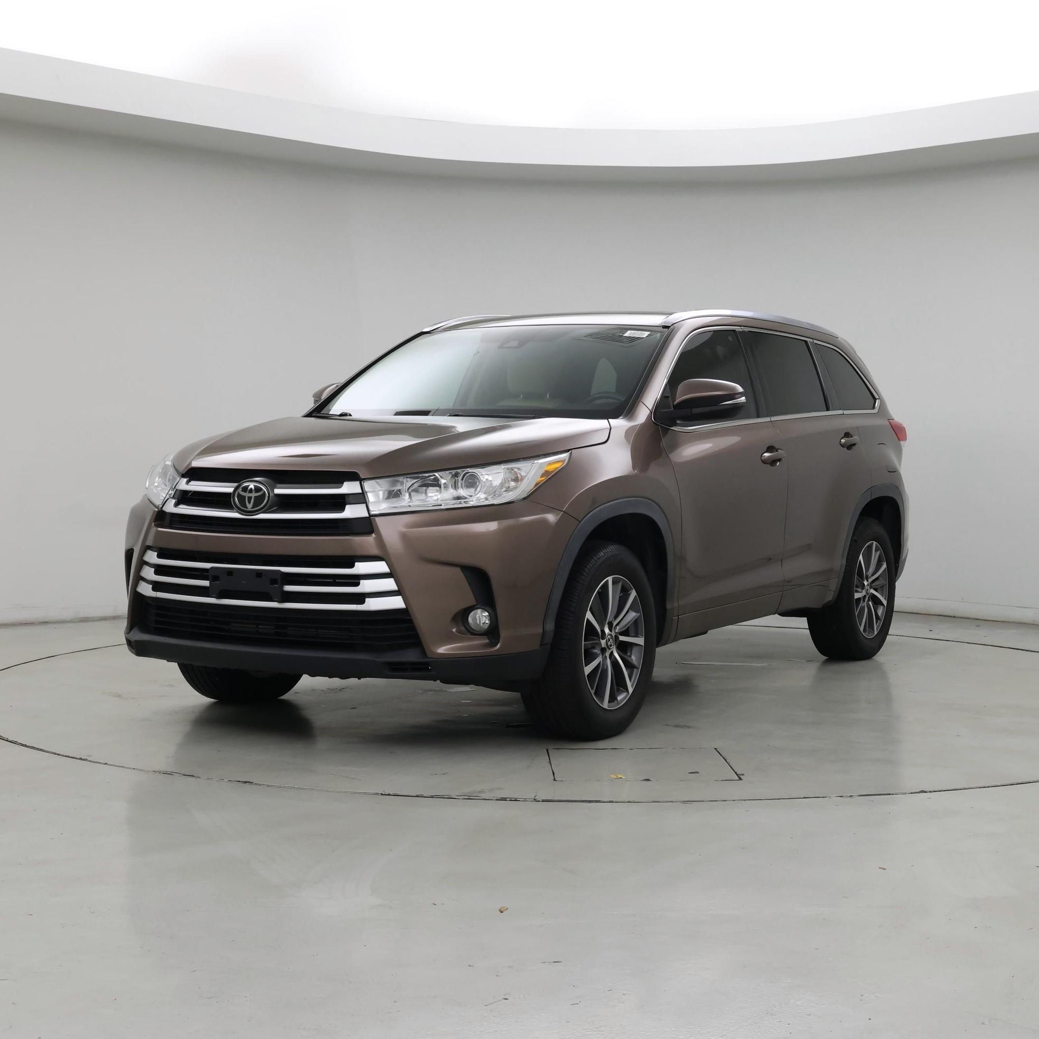 Thumbnail: 2018 Toyota Highlander - 4