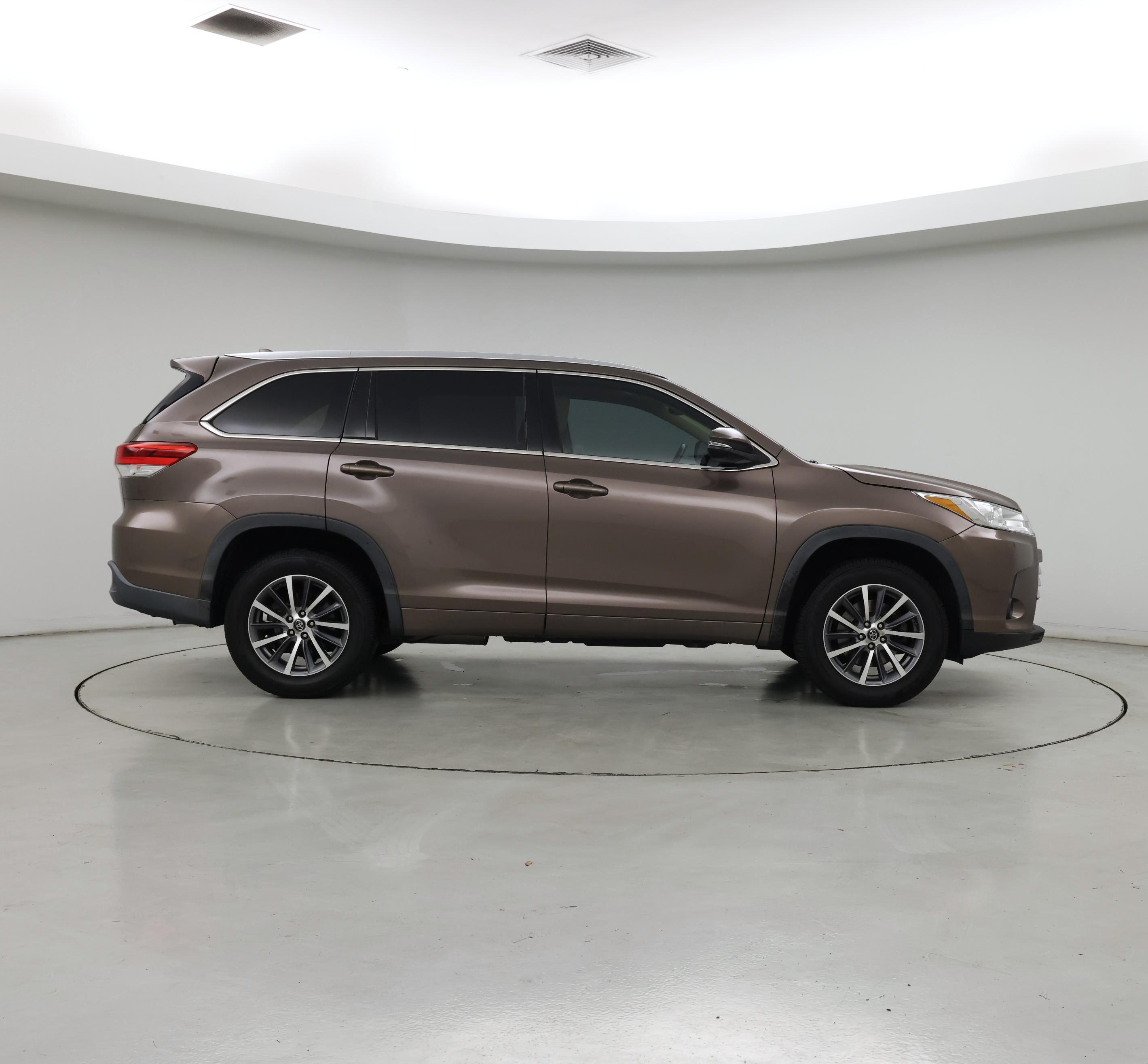 Thumbnail: 2018 Toyota Highlander - 7