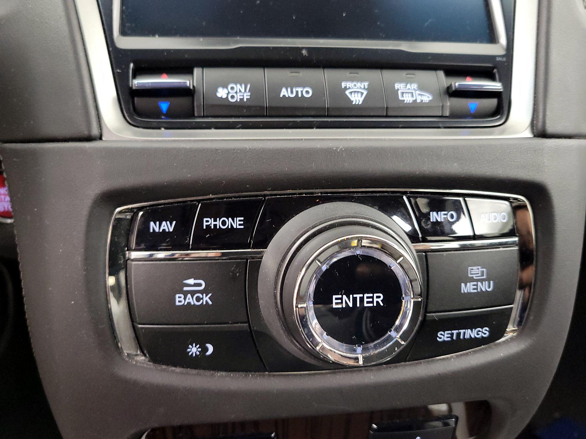 Thumbnail: 2014 Acura RLX - 17