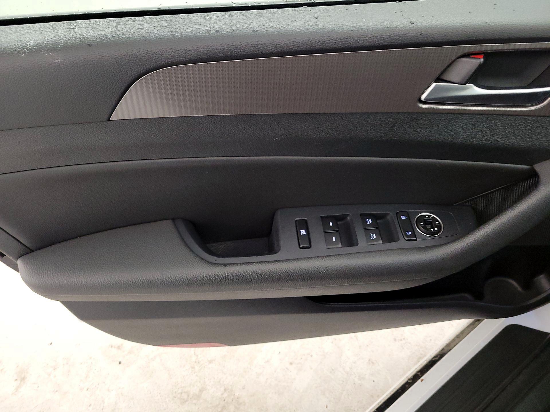 Thumbnail: 2018 Hyundai Sonata - 12