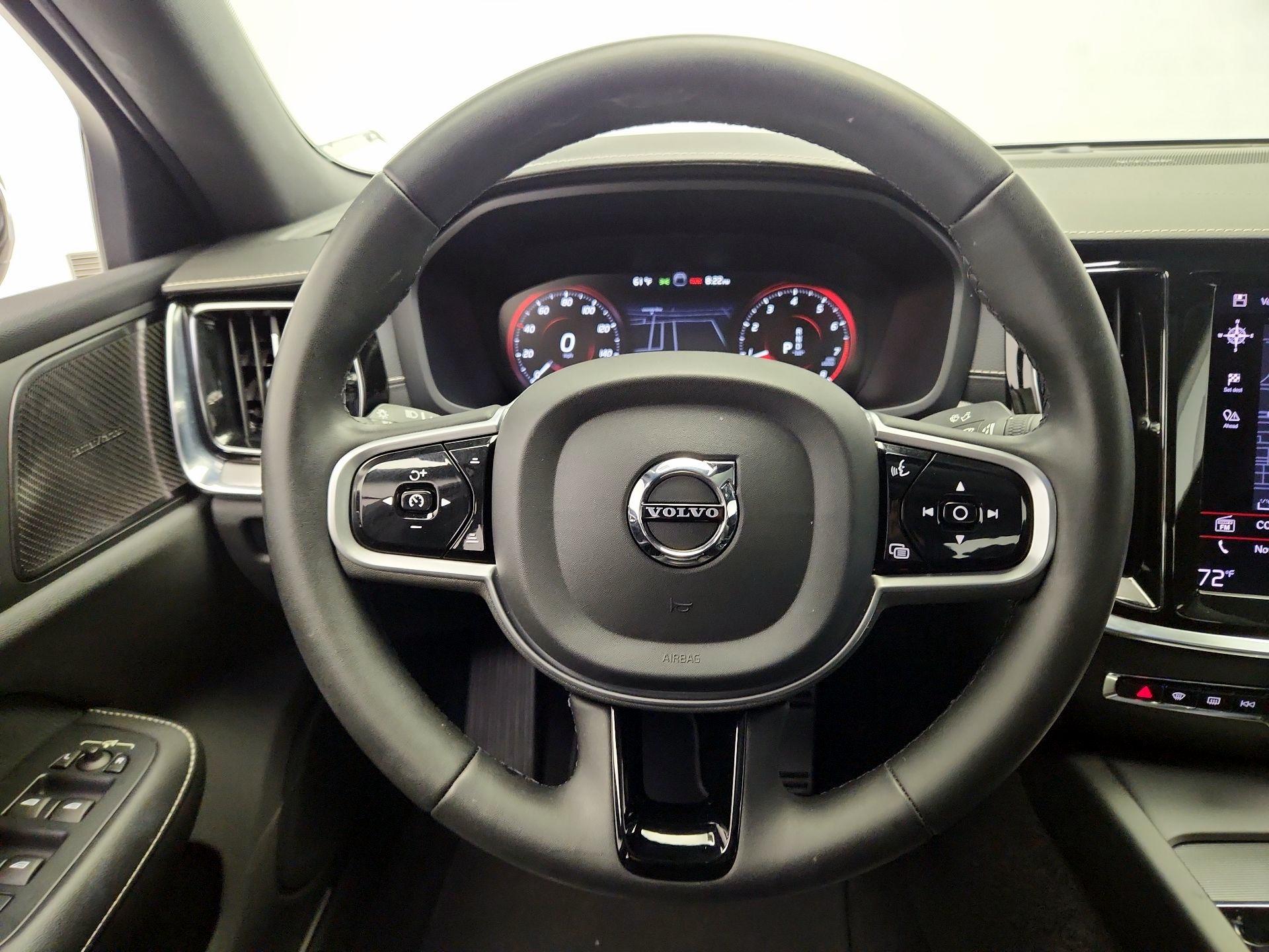 Thumbnail: 2022 Volvo S60 - 10