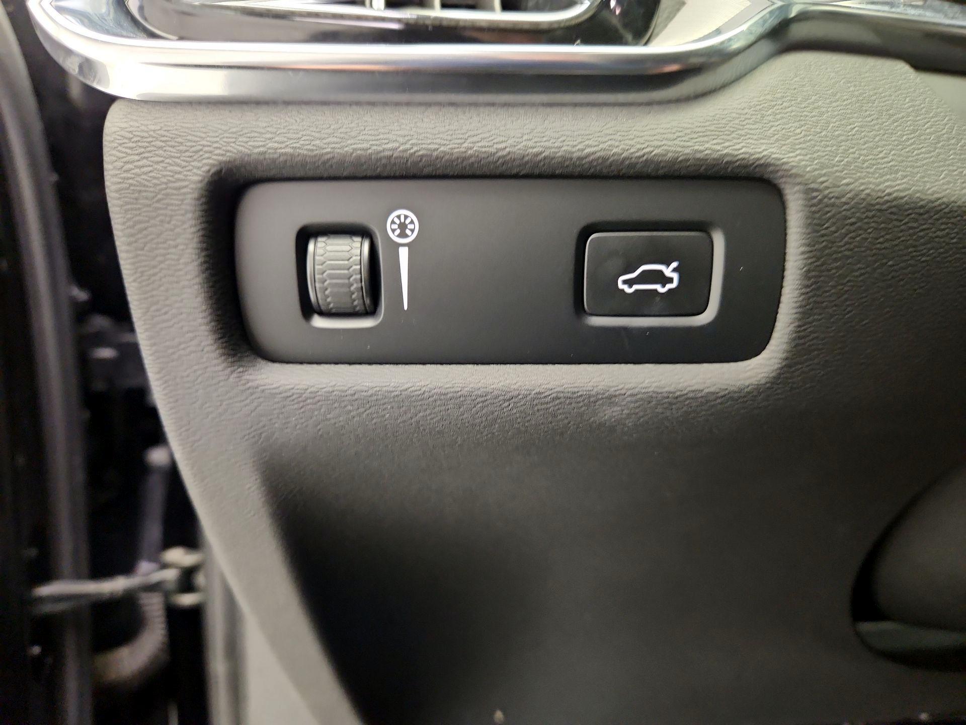 Thumbnail: 2022 Volvo S60 - 13