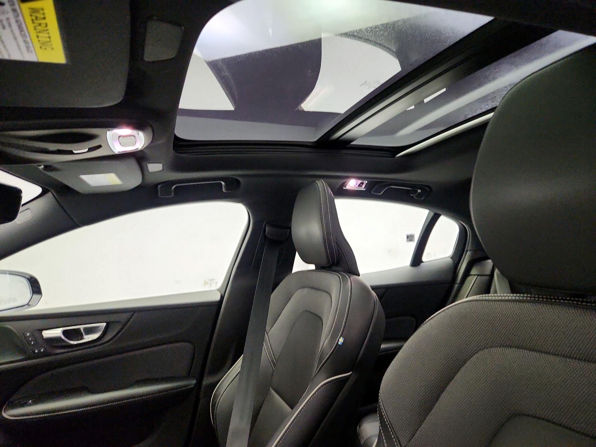 Thumbnail: 2022 Volvo S60 - 20