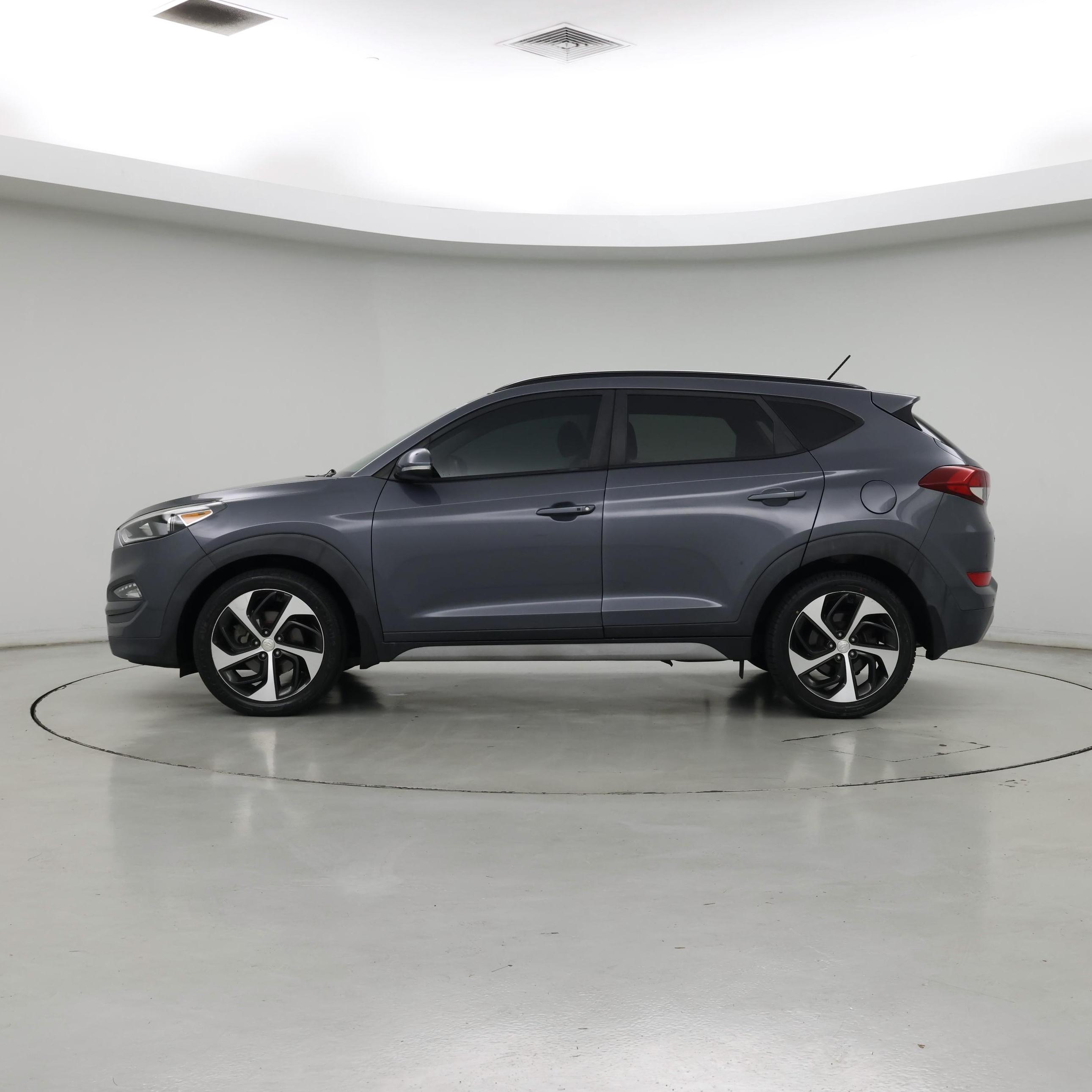 Thumbnail: 2017 Hyundai Tucson - 3