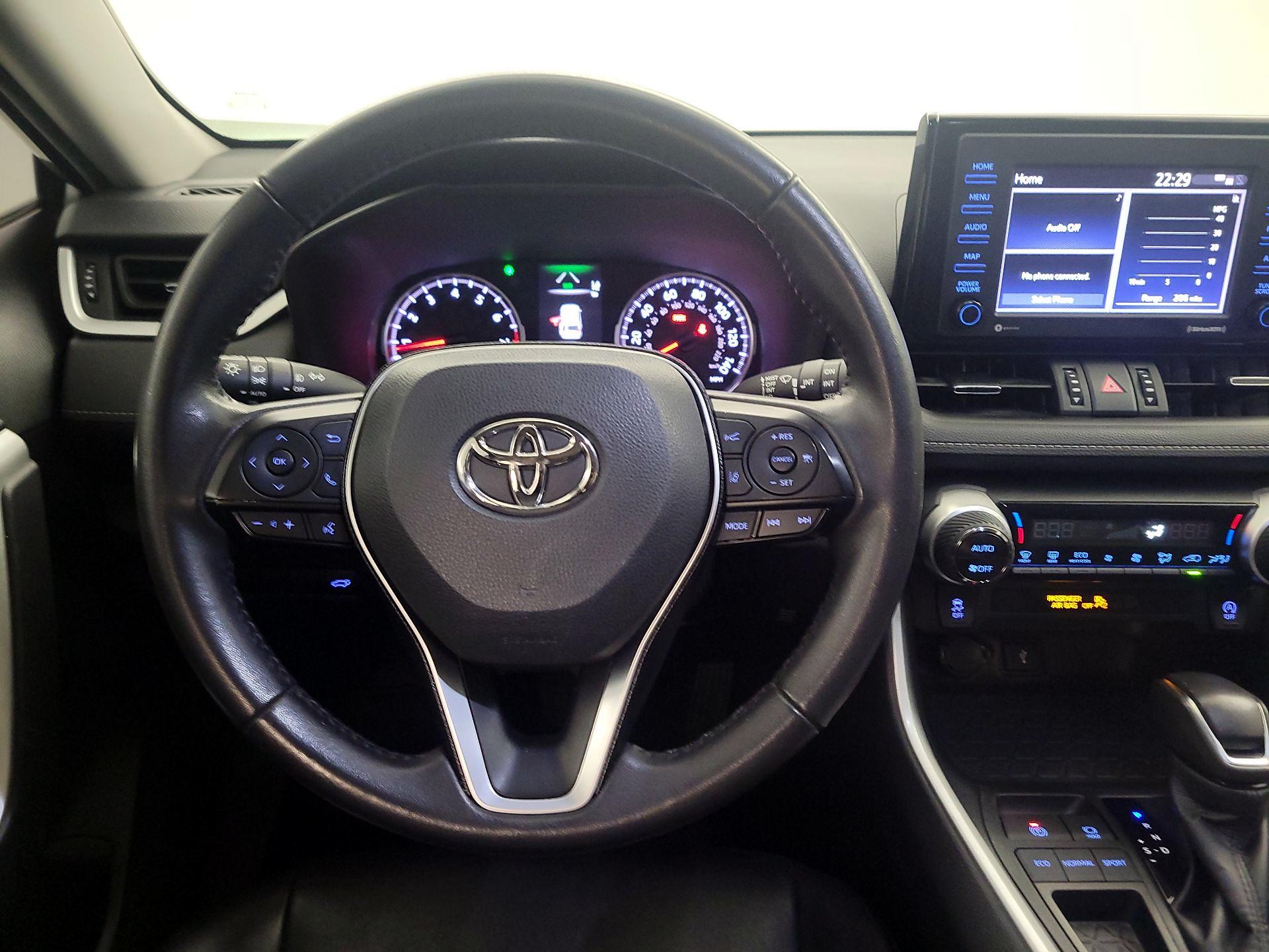 Thumbnail: 2021 Toyota RAV4 - 10