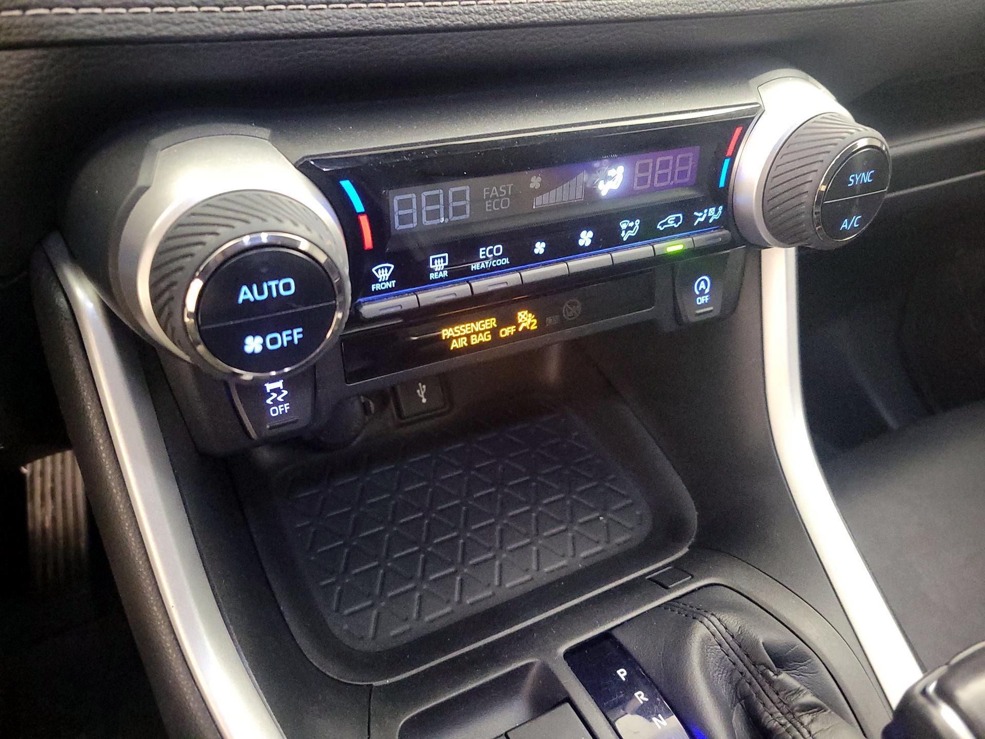 Thumbnail: 2021 Toyota RAV4 - 16