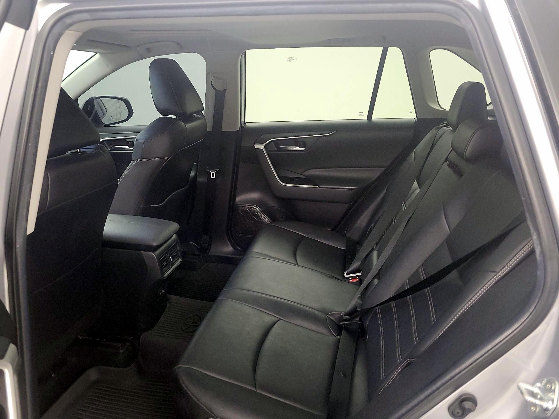 Thumbnail: 2021 Toyota RAV4 - 20