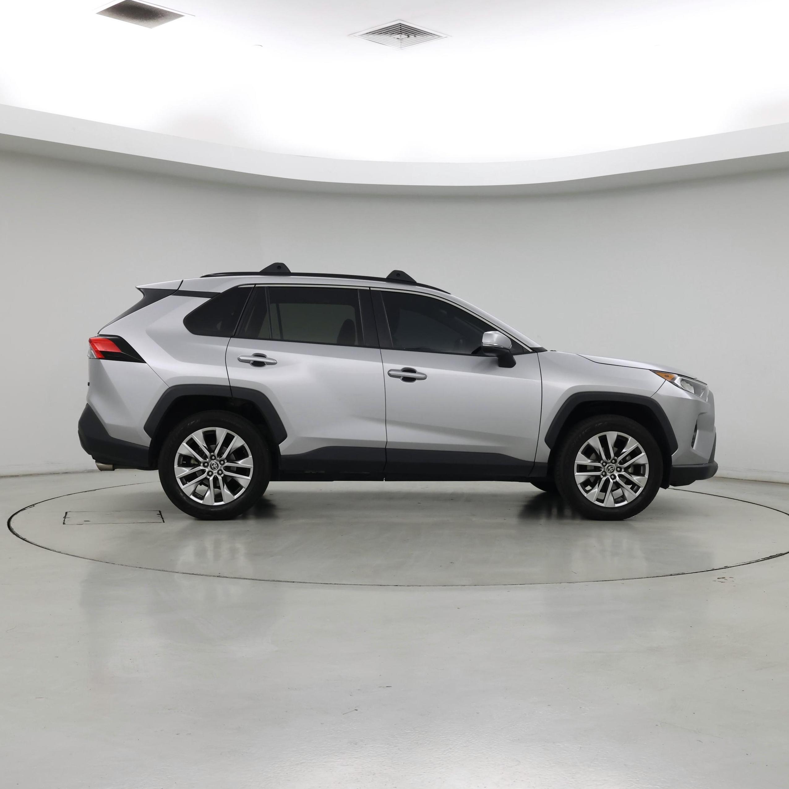 Thumbnail: 2021 Toyota RAV4 - 7