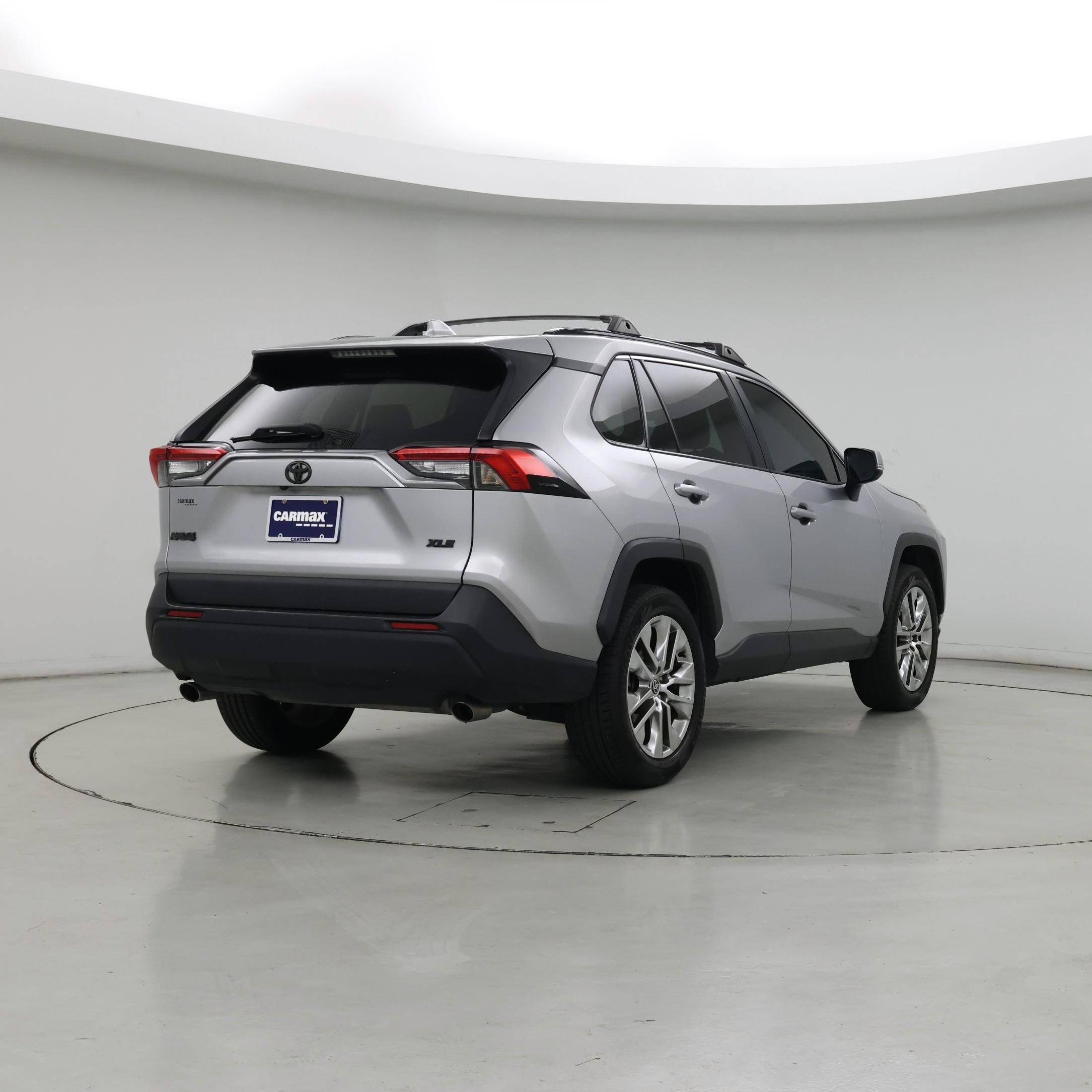Thumbnail: 2021 Toyota RAV4 - 8