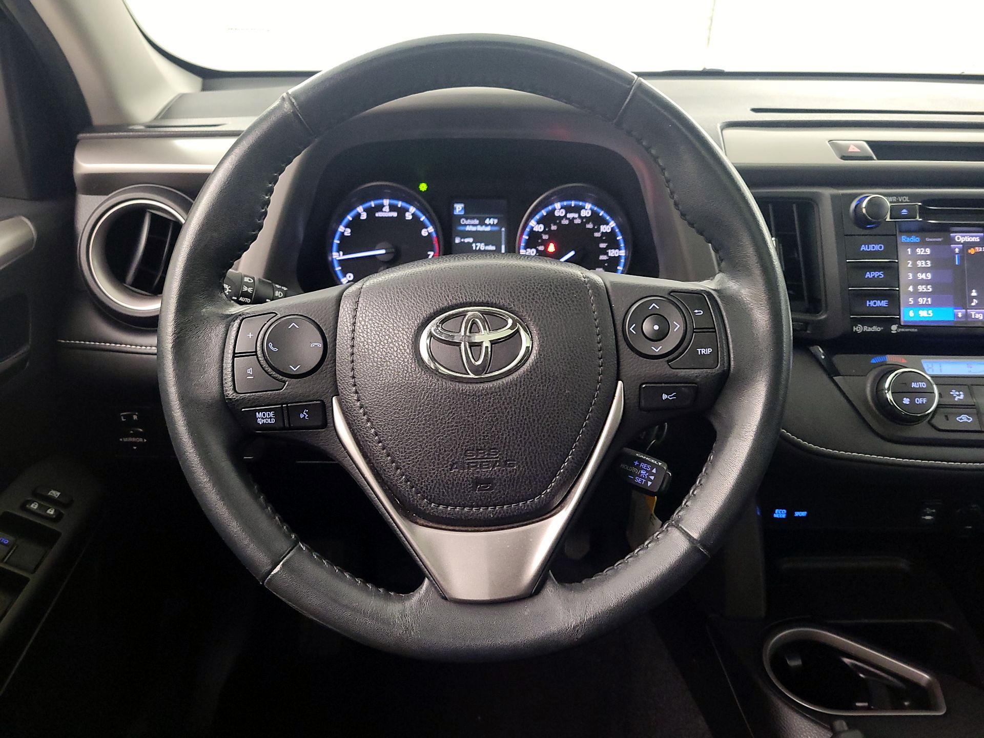 Thumbnail: 2017 Toyota RAV4 - 10