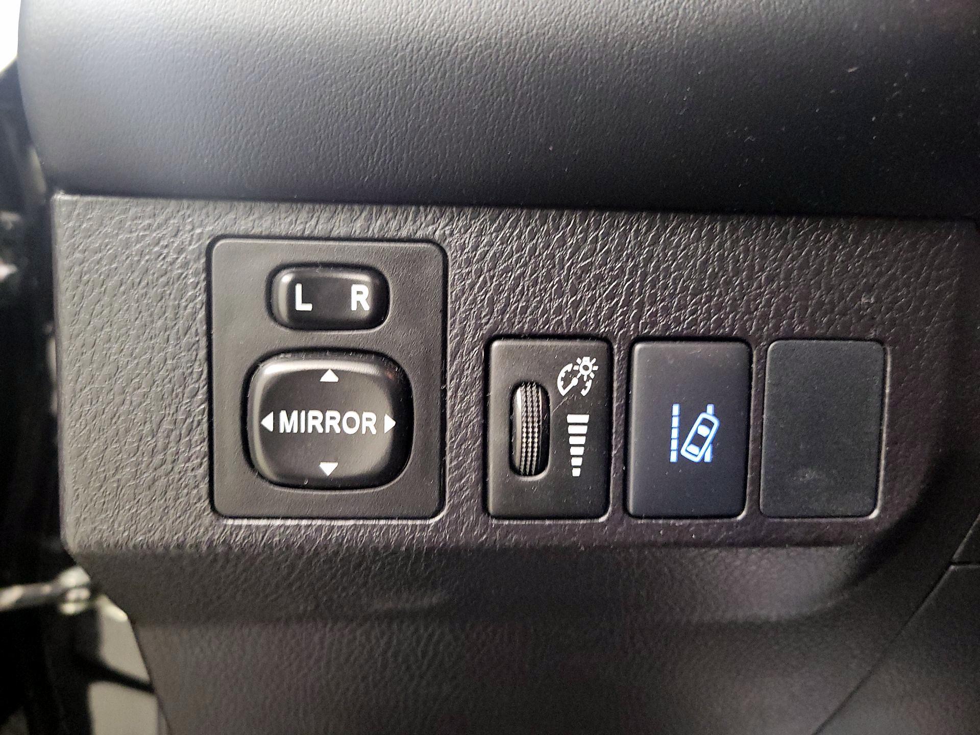 Thumbnail: 2017 Toyota RAV4 - 13