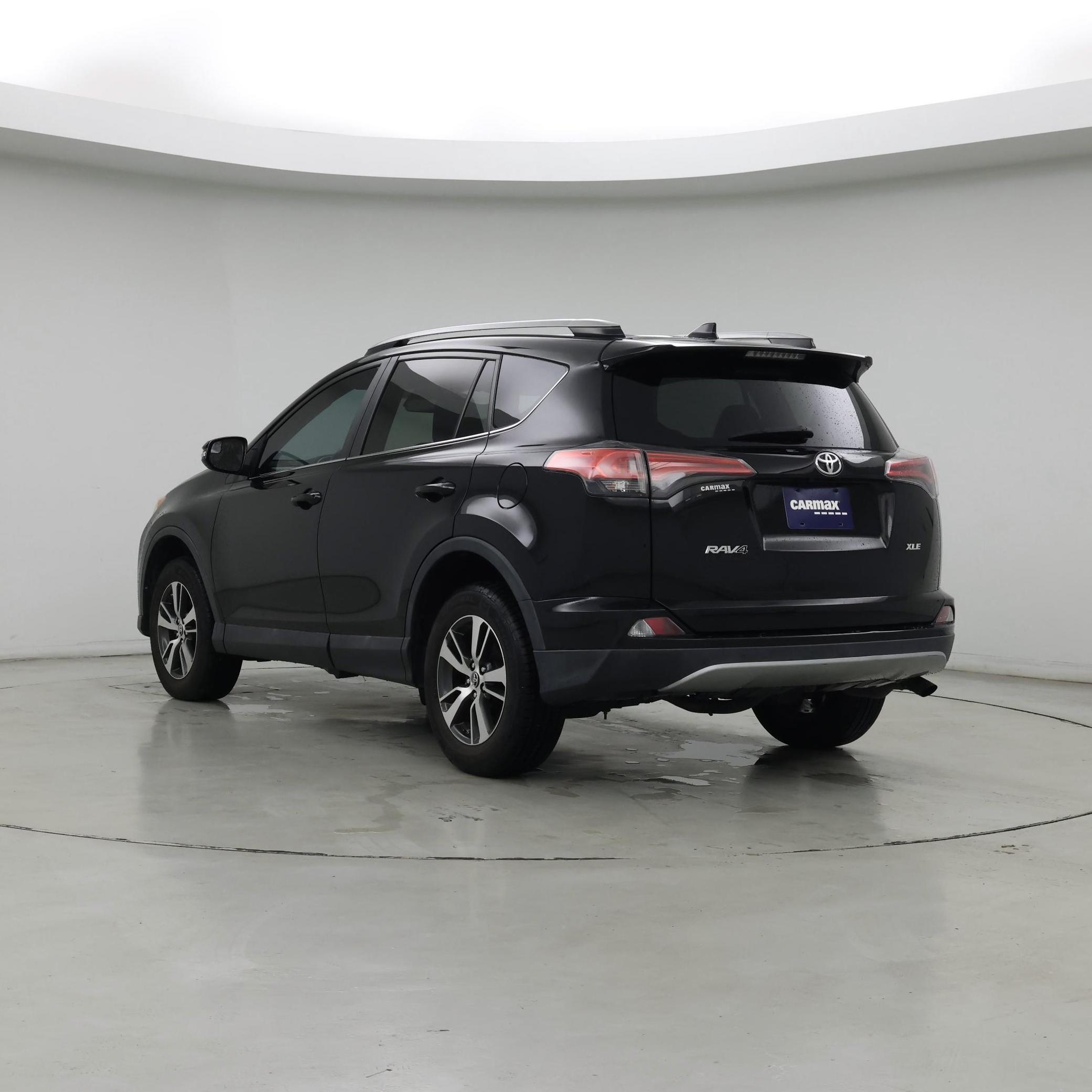 Thumbnail: 2017 Toyota RAV4 - 2