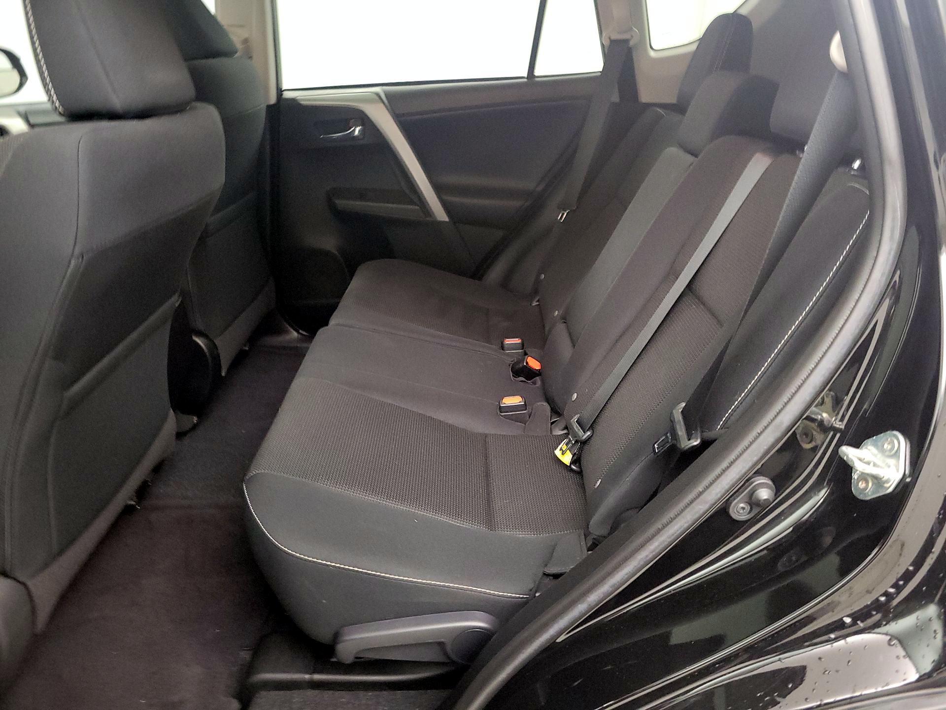 Thumbnail: 2017 Toyota RAV4 - 20