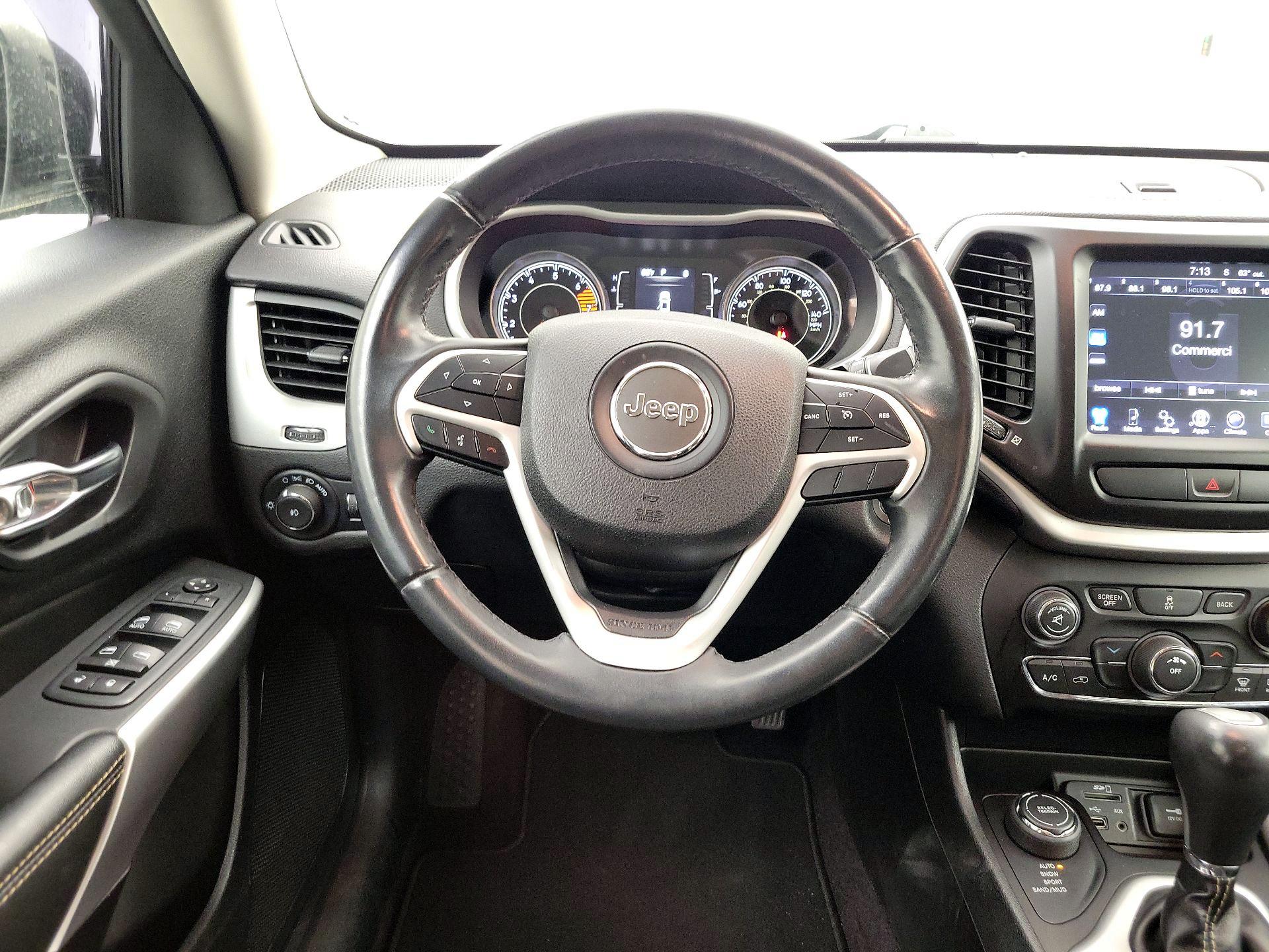 Thumbnail: 2018 Jeep Cherokee - 10