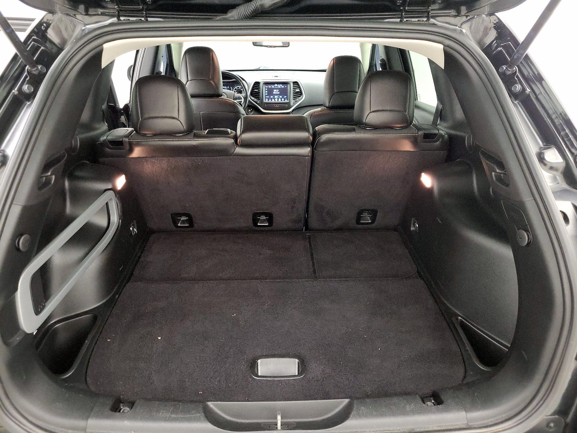 Thumbnail: 2018 Jeep Cherokee - 20