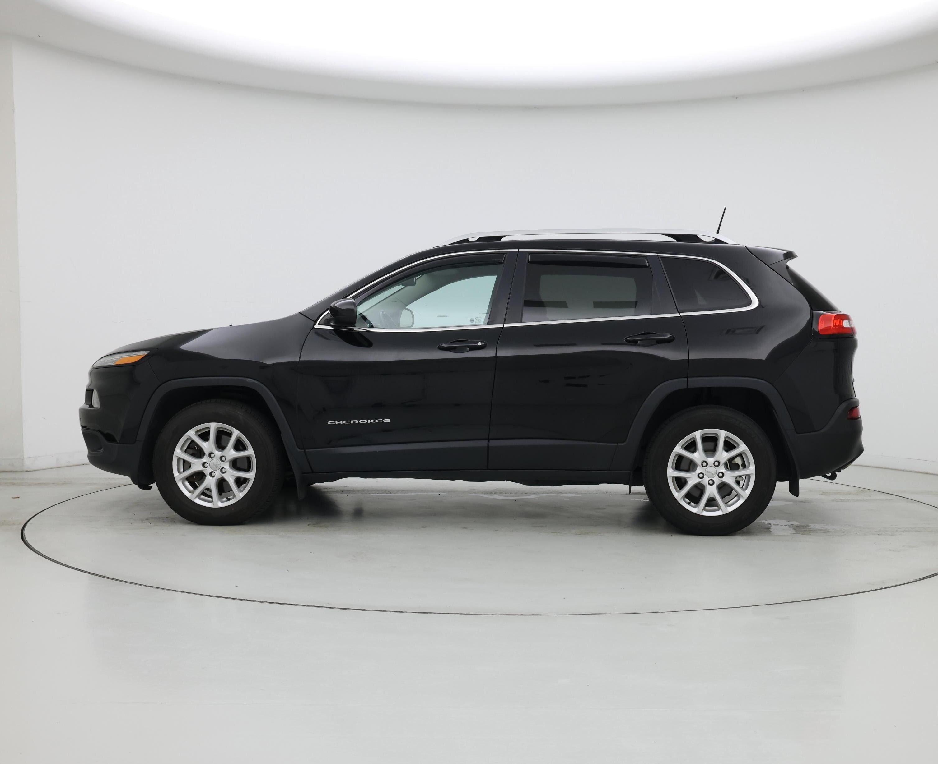 Thumbnail: 2018 Jeep Cherokee - 3