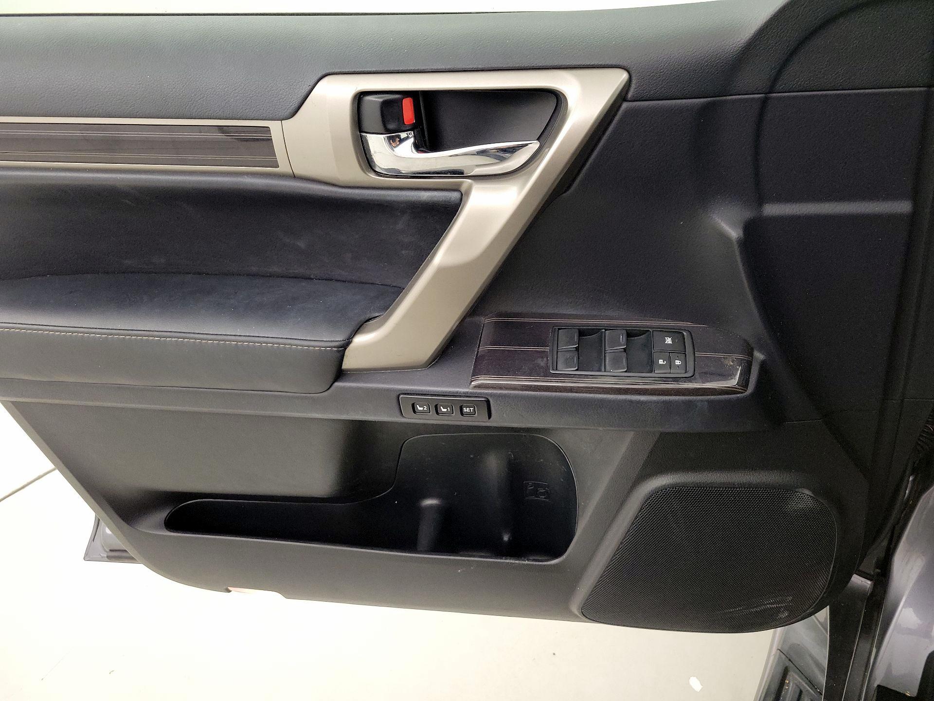 Thumbnail: 2020 Lexus GX - 12