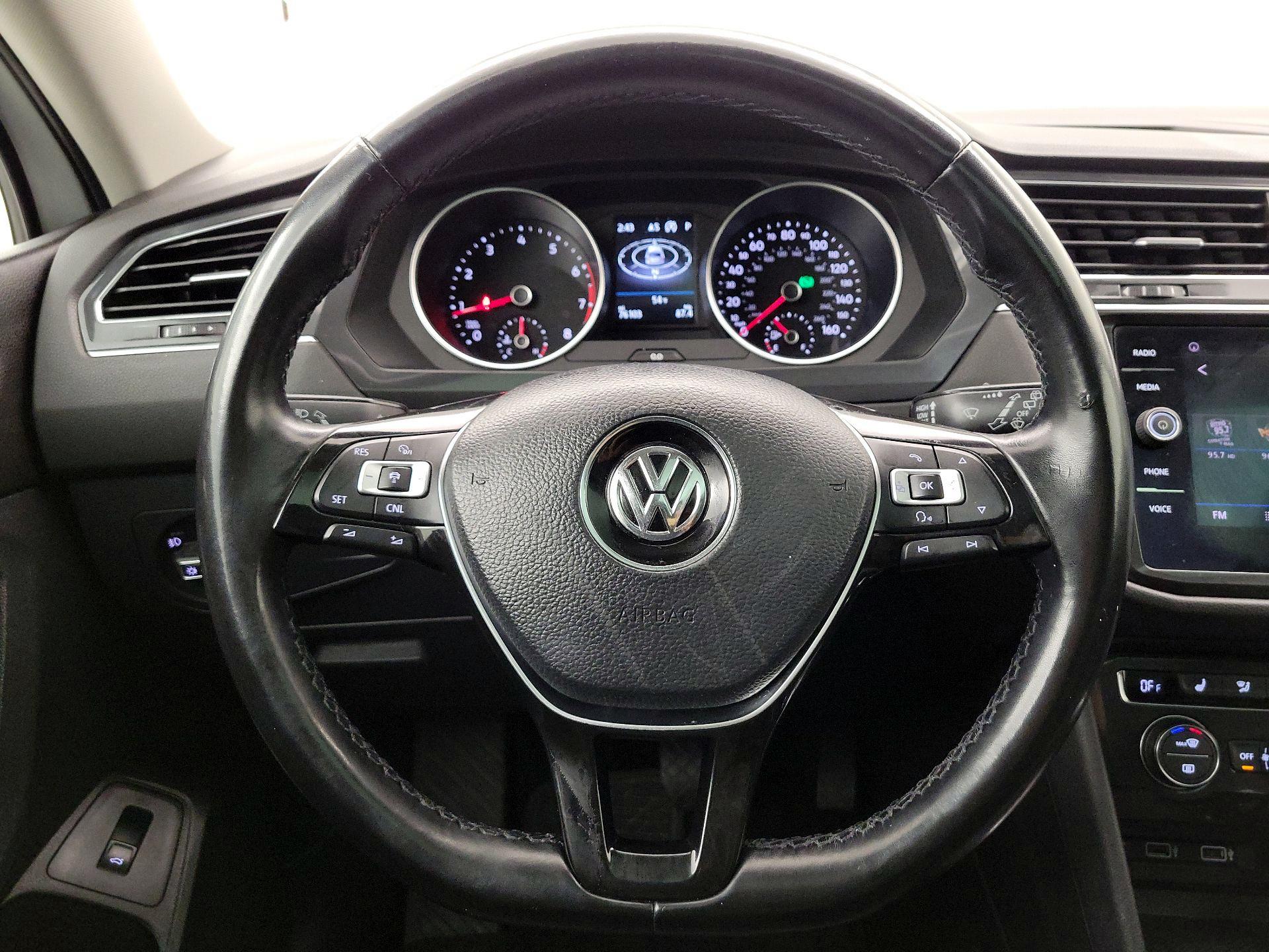 Thumbnail: 2018 Volkswagen Tiguan - 10