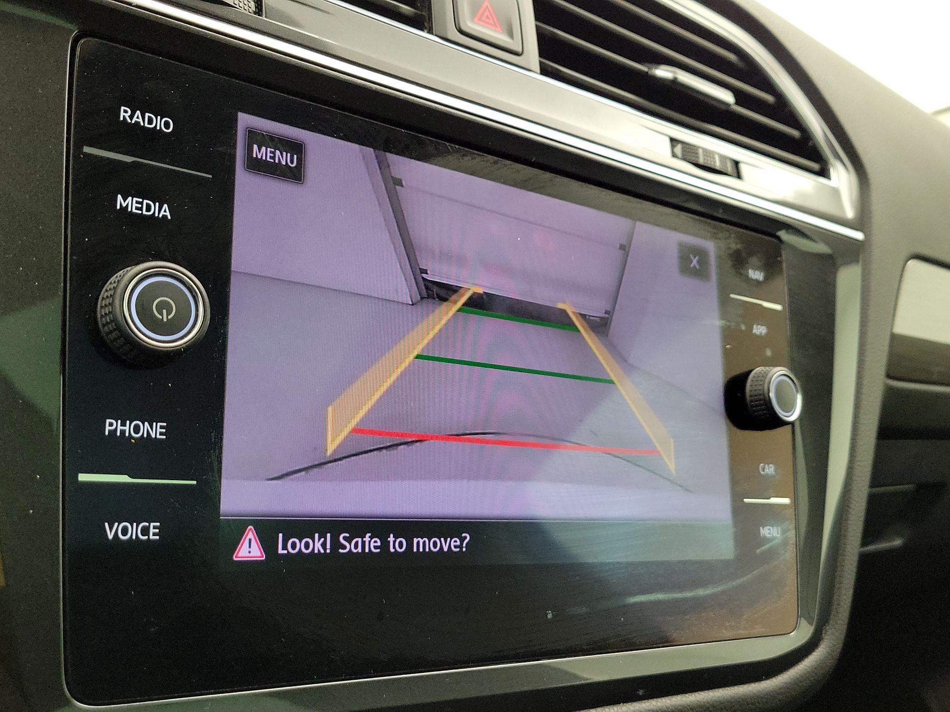 Thumbnail: 2018 Volkswagen Tiguan - 14