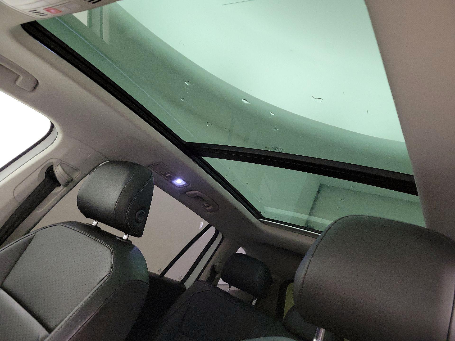 Thumbnail: 2018 Volkswagen Tiguan - 19